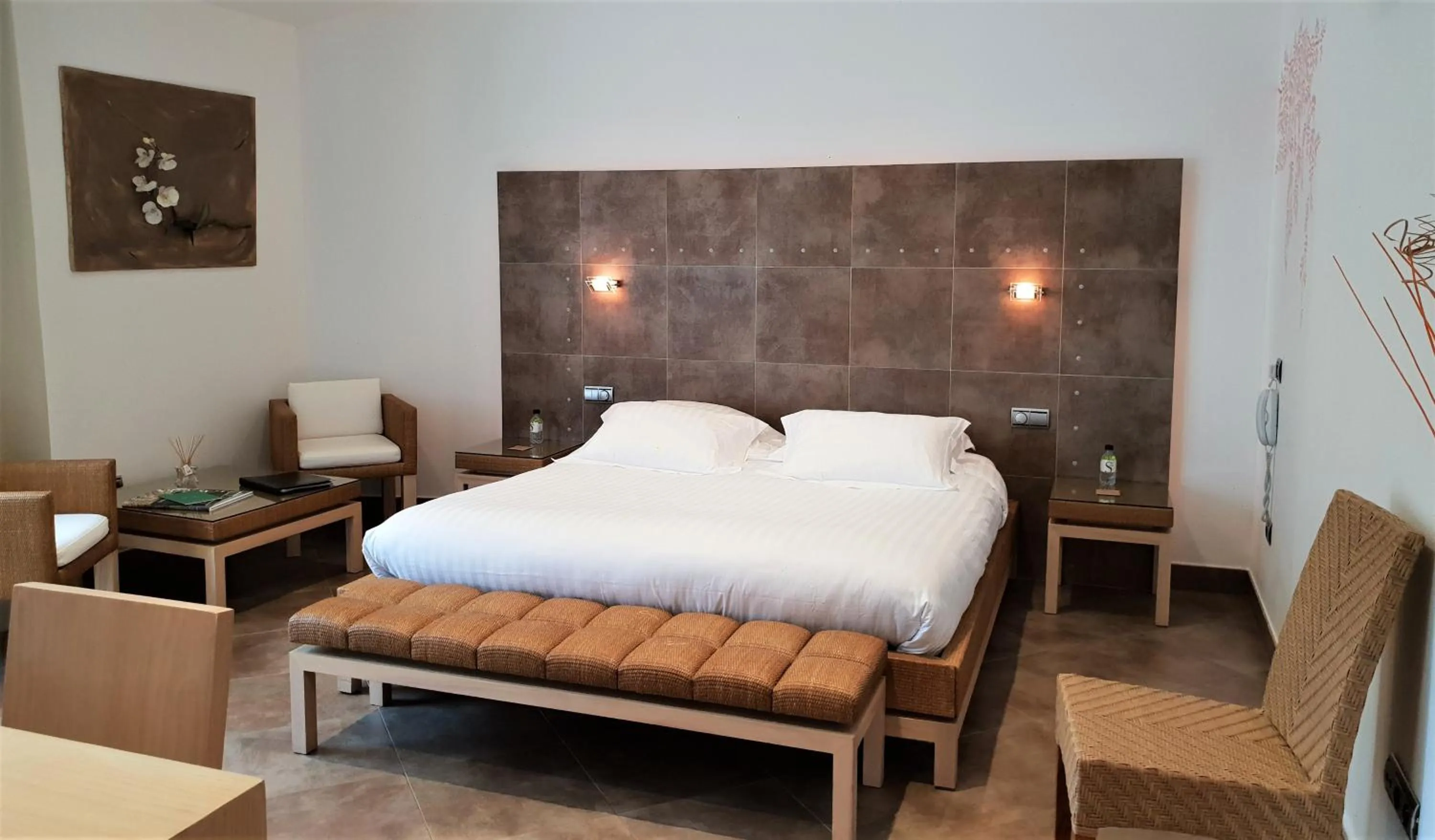 Bedroom, Bed in Private Hôtel - Adults Only