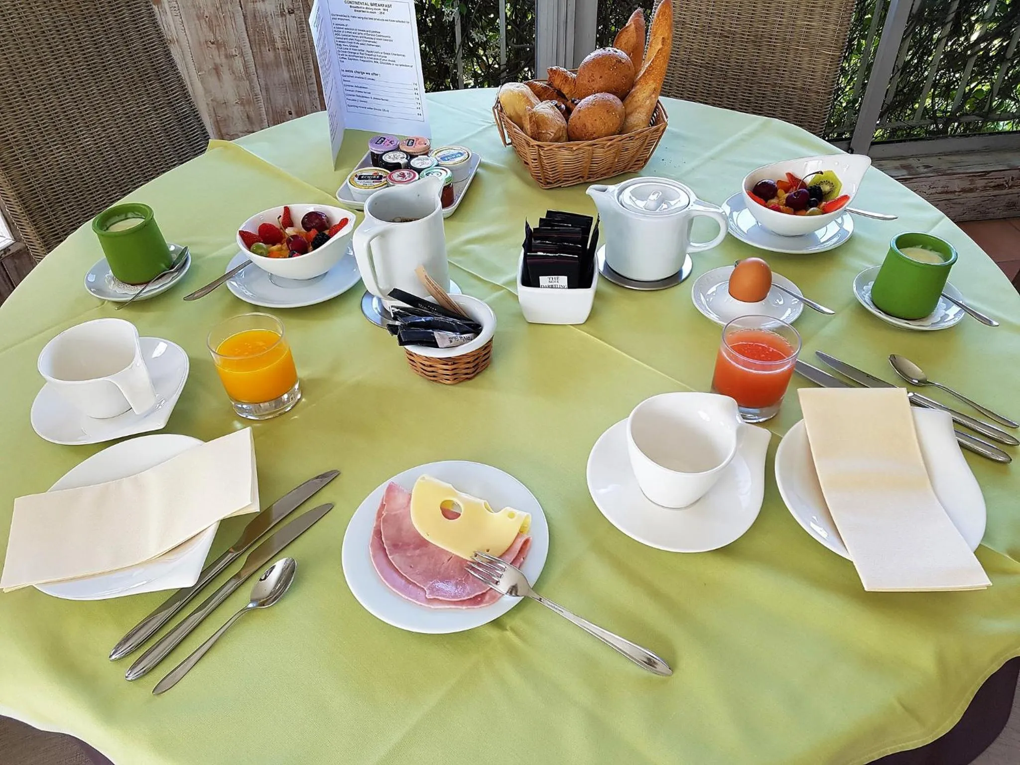 Continental breakfast in Private Hôtel - Adults Only