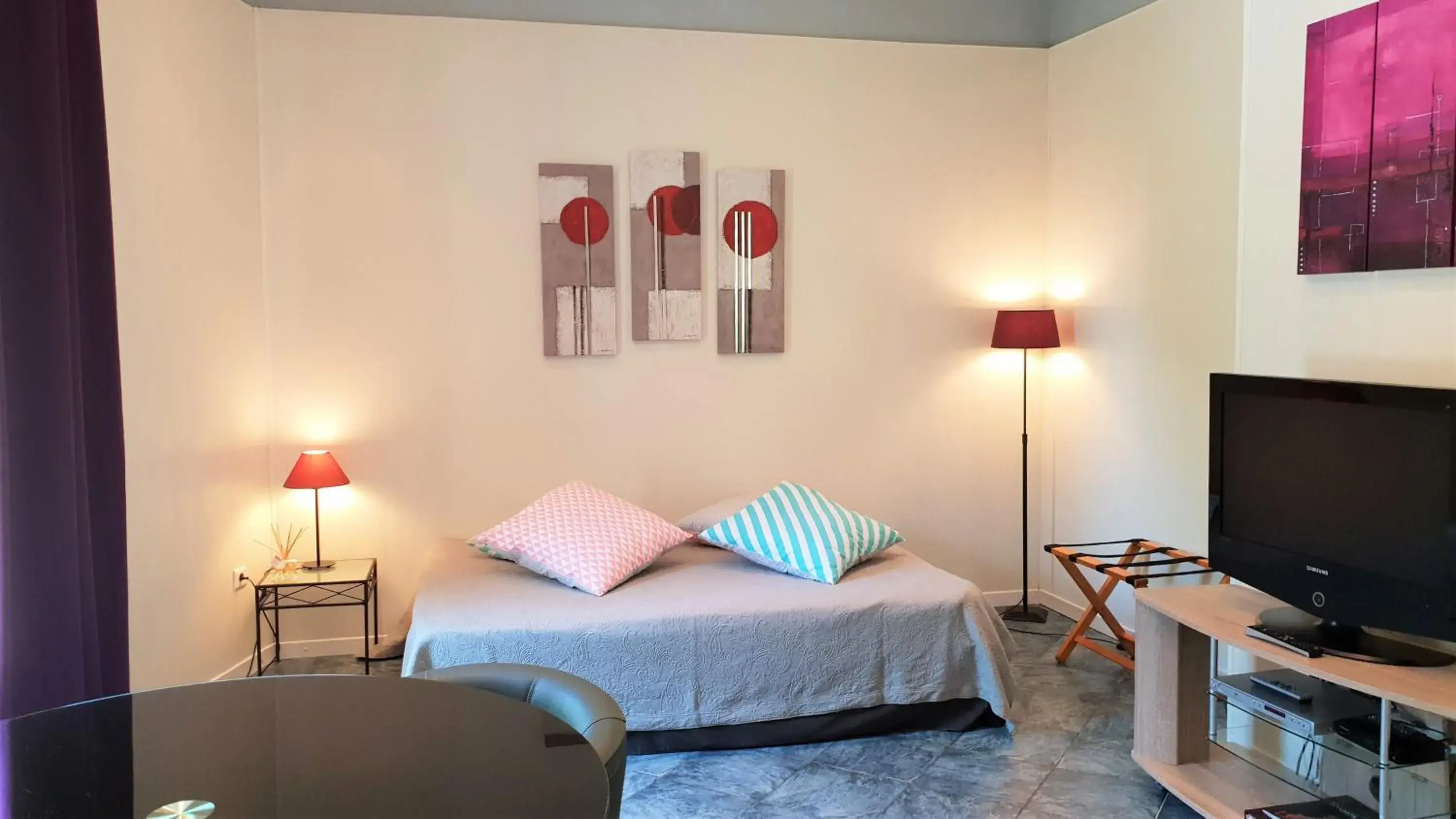 Living room, Bed in Private Hôtel - Adults Only Living room, Bed in Private Hôtel - Adults Only