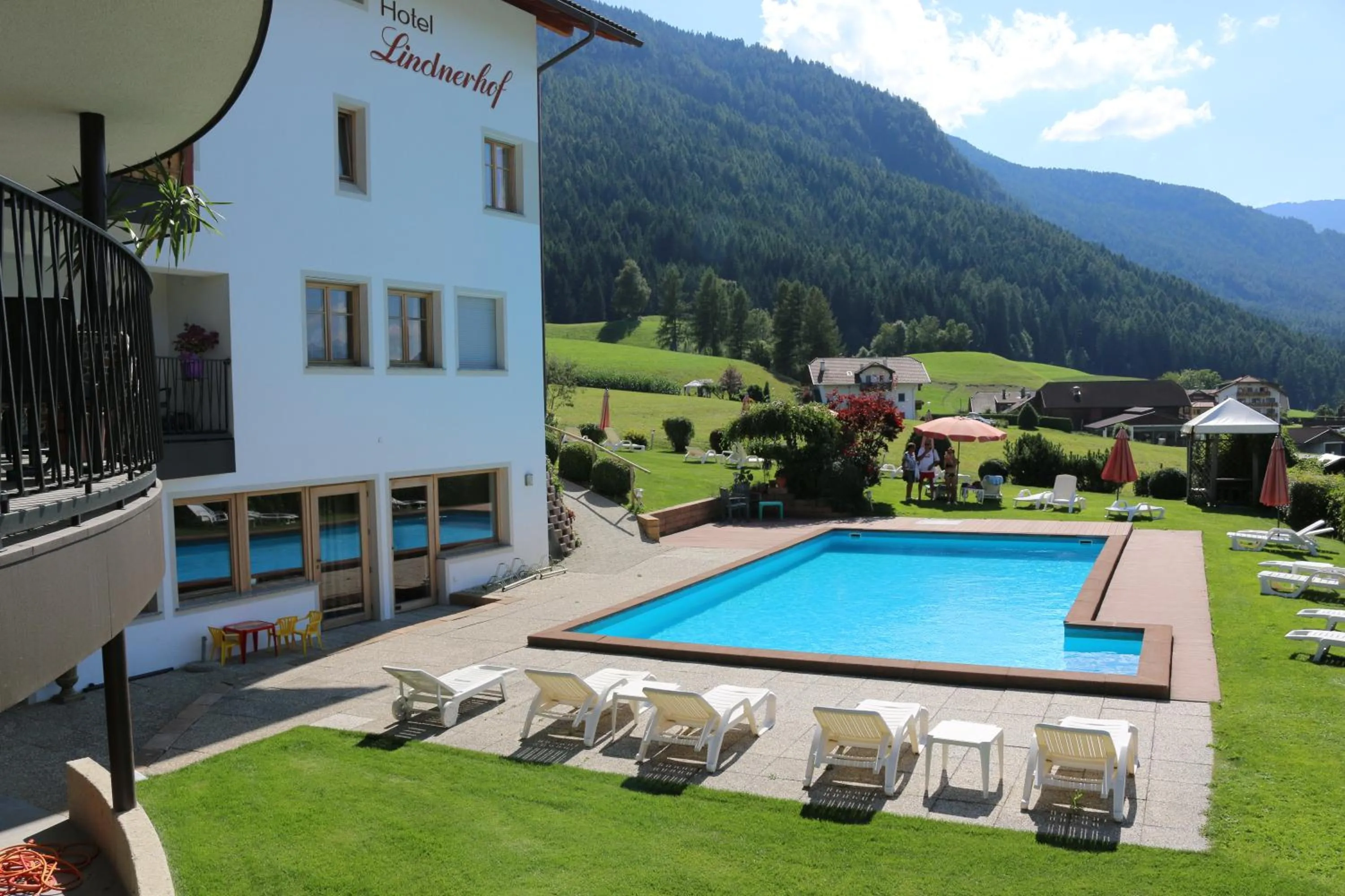 Pool view in Hotel Lindnerhof