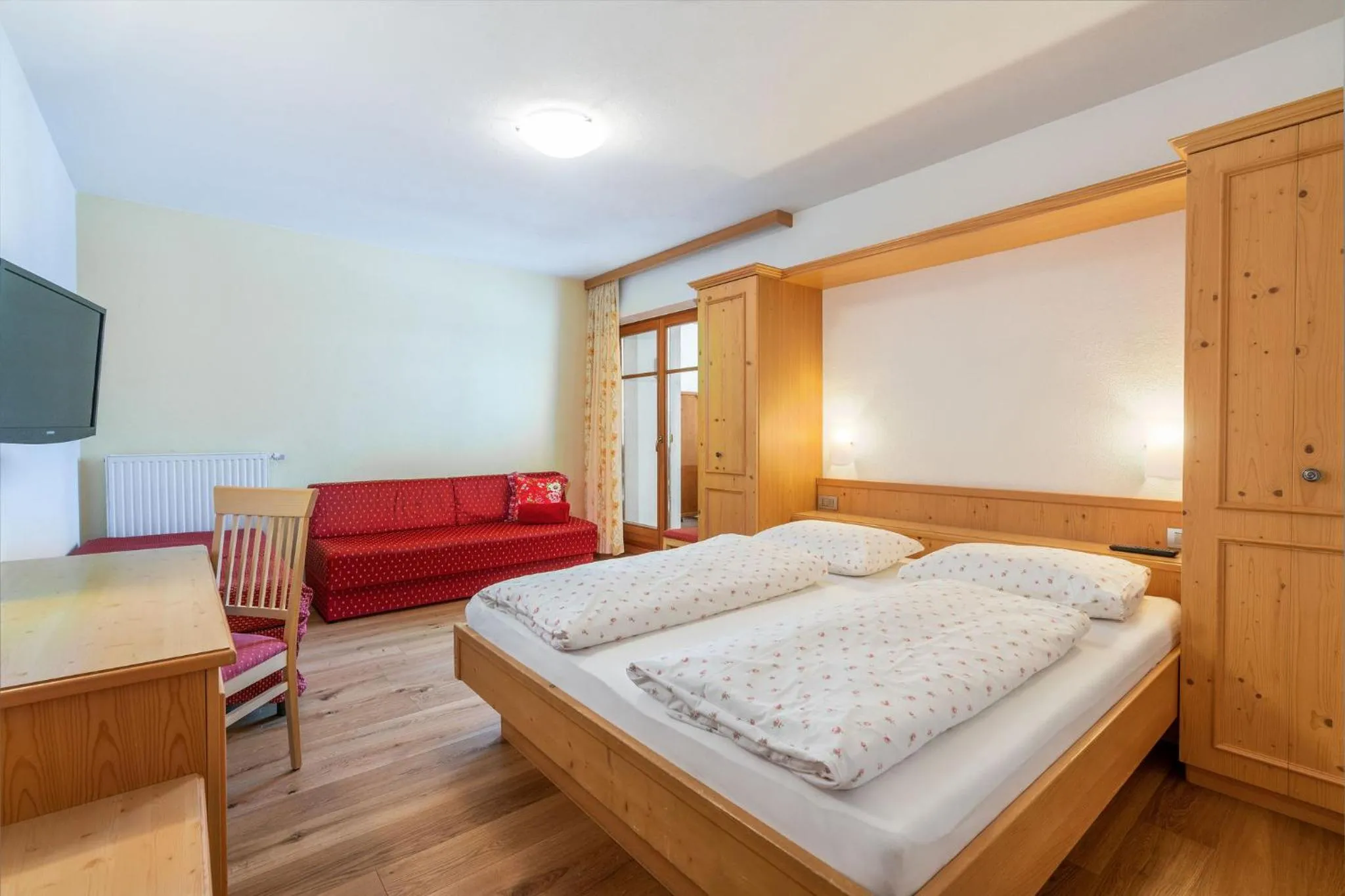 Photo of the whole room, Bed in Hotel Lindnerhof