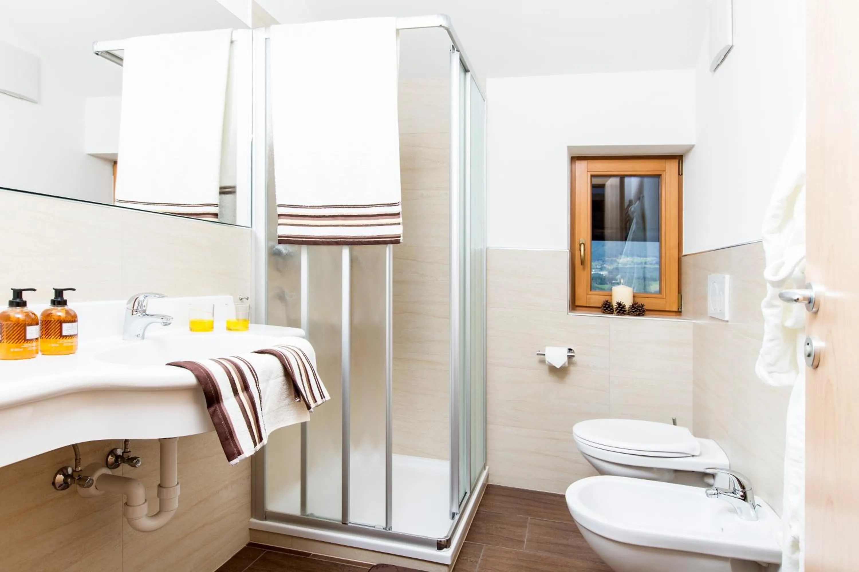 Shower in Hotel Lindnerhof