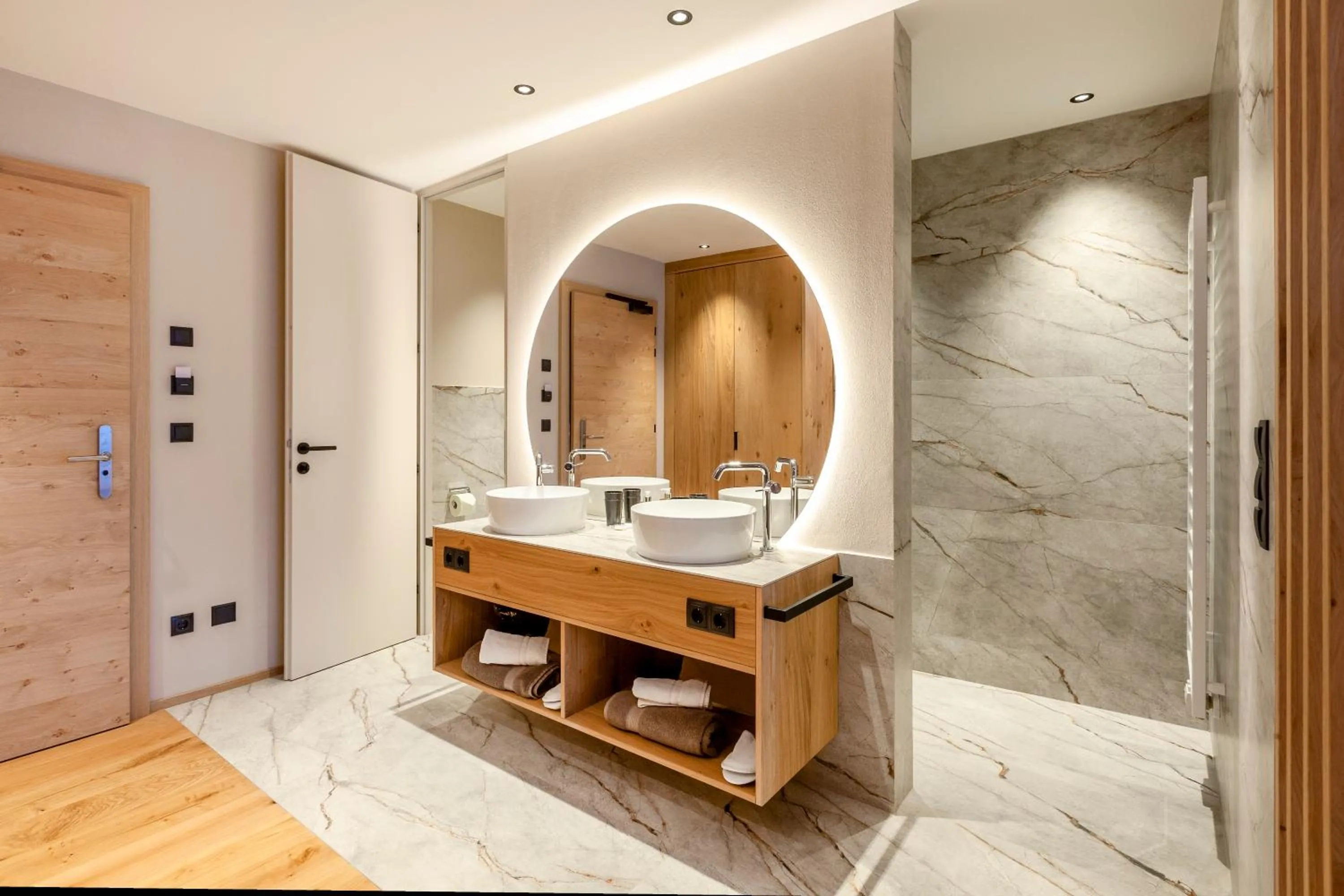 Shower in Hotel Lindnerhof