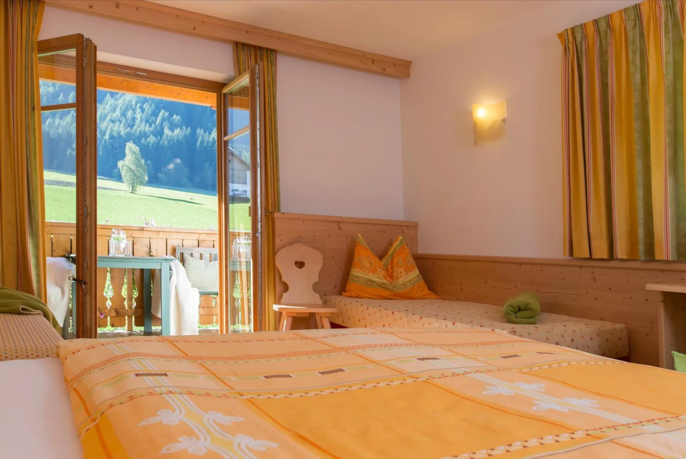 Day, Bed in Hotel Lindnerhof