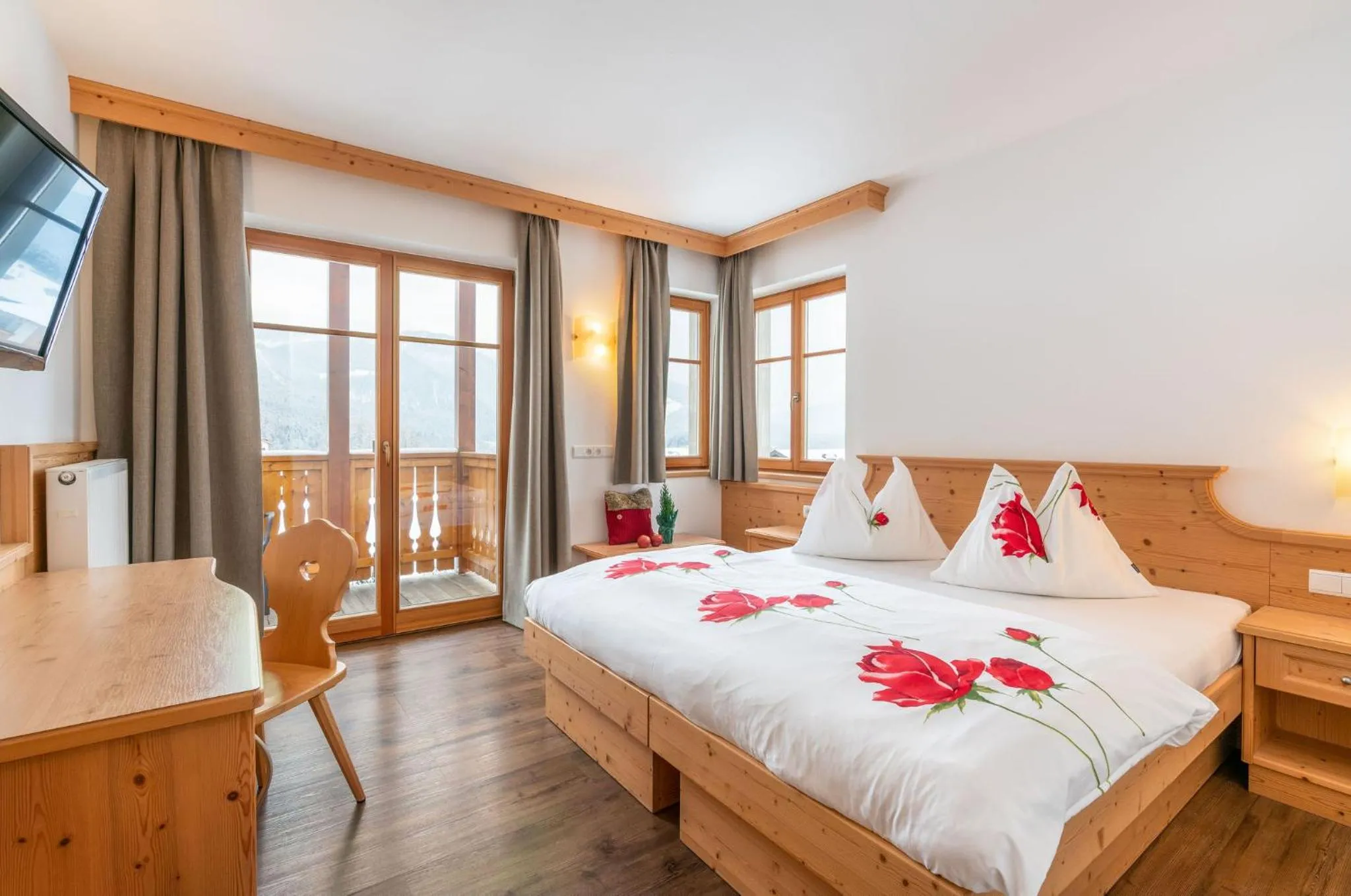 Photo of the whole room, Bed in Hotel Lindnerhof