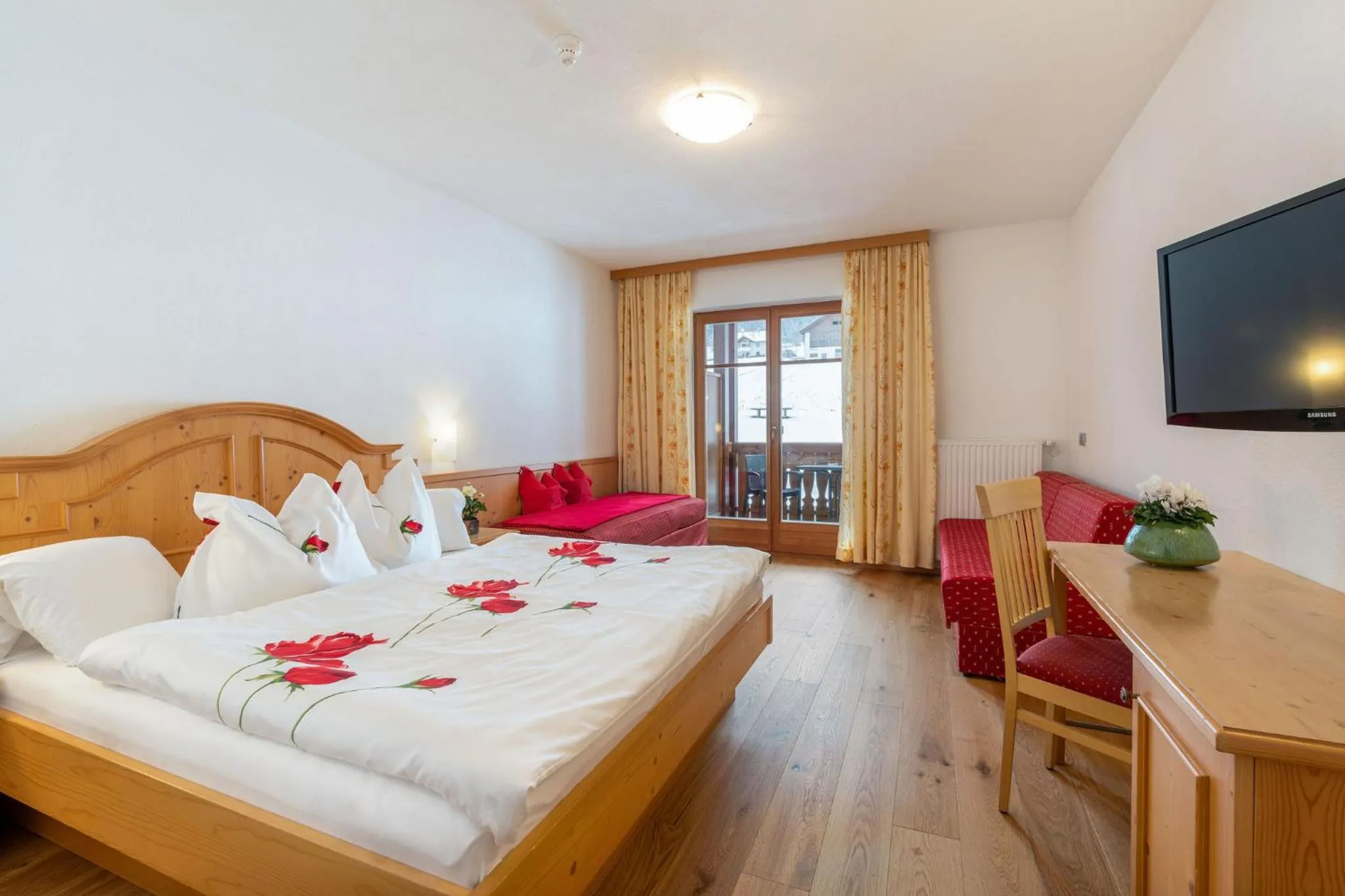 Photo of the whole room, Bed in Hotel Lindnerhof