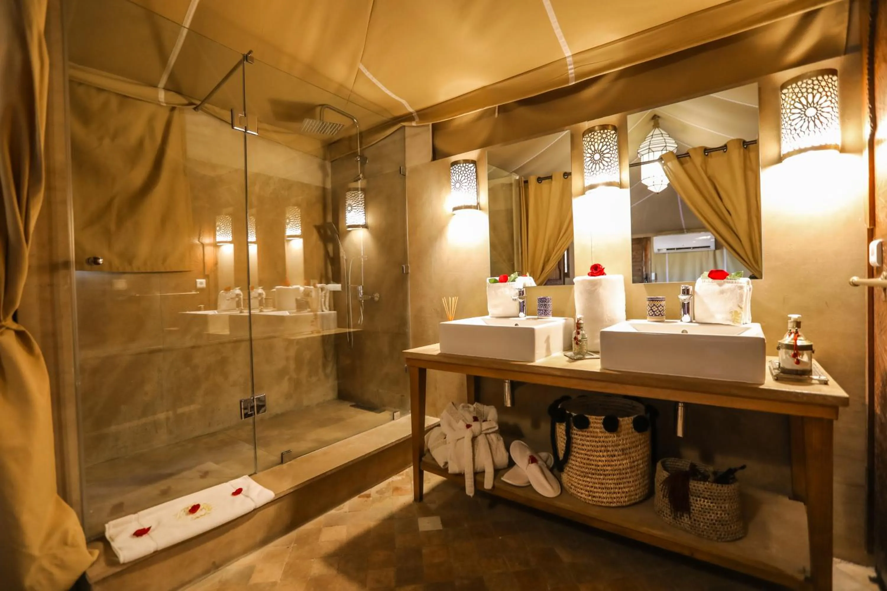 Bathroom in Riad Melhoun & Spa