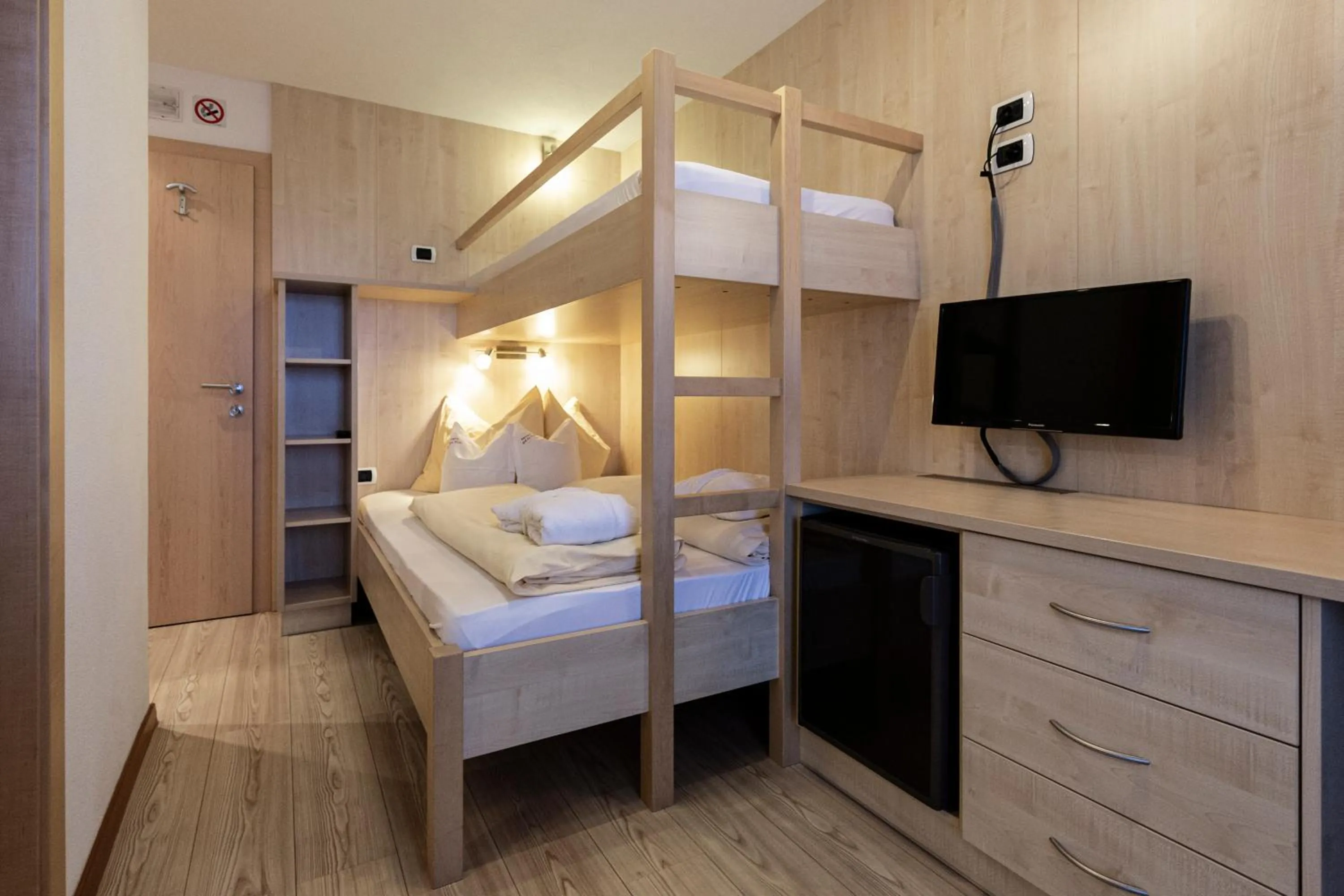 Bedroom, Bed in Apartments & Garnì Pre Da Nai
