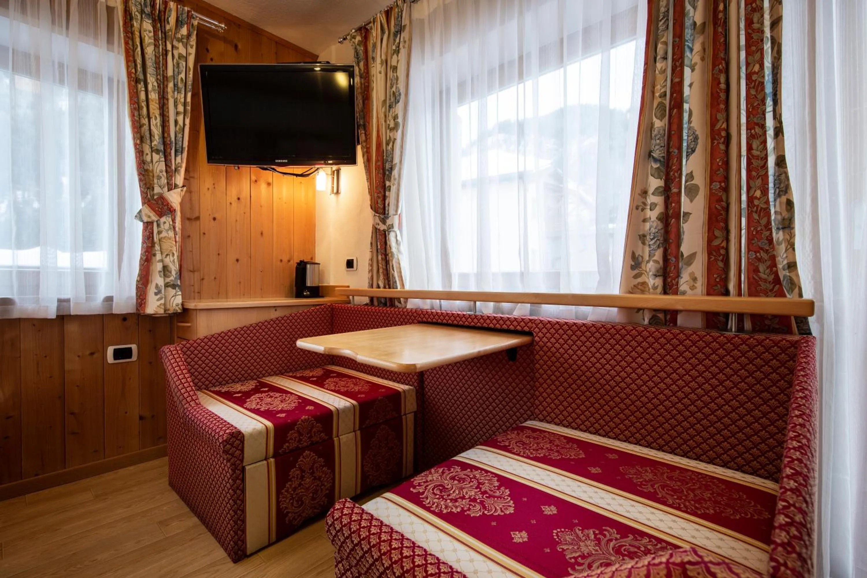 Bedroom, Bed in Apartments & Garnì Pre Da Nai