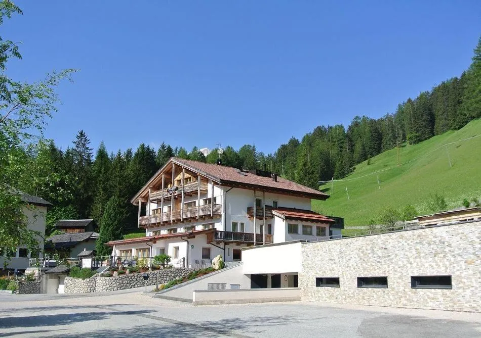 Property building in Apartments & Garnì Pre Da Nai