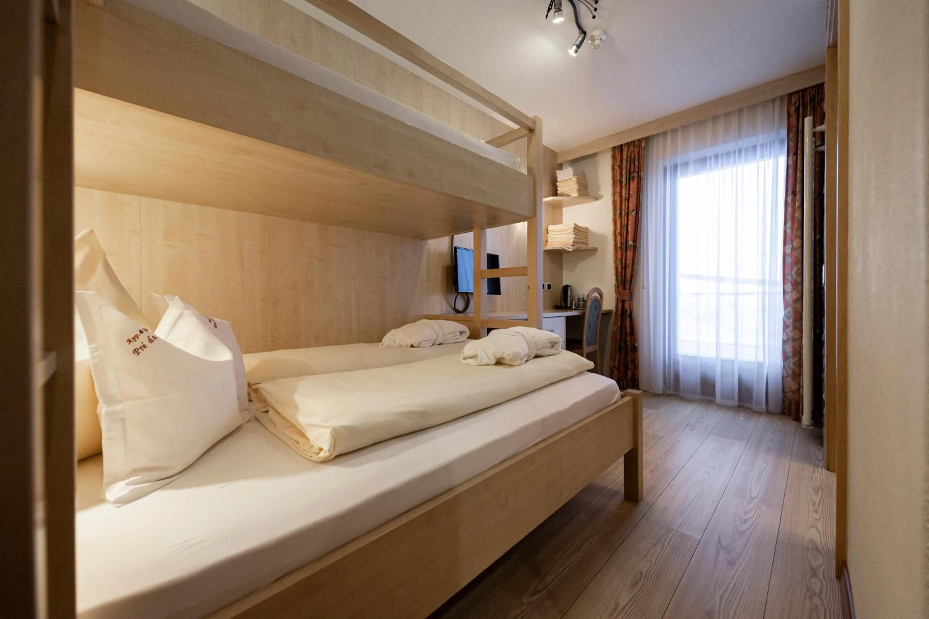 Bed in Apartments & Garnì Pre Da Nai