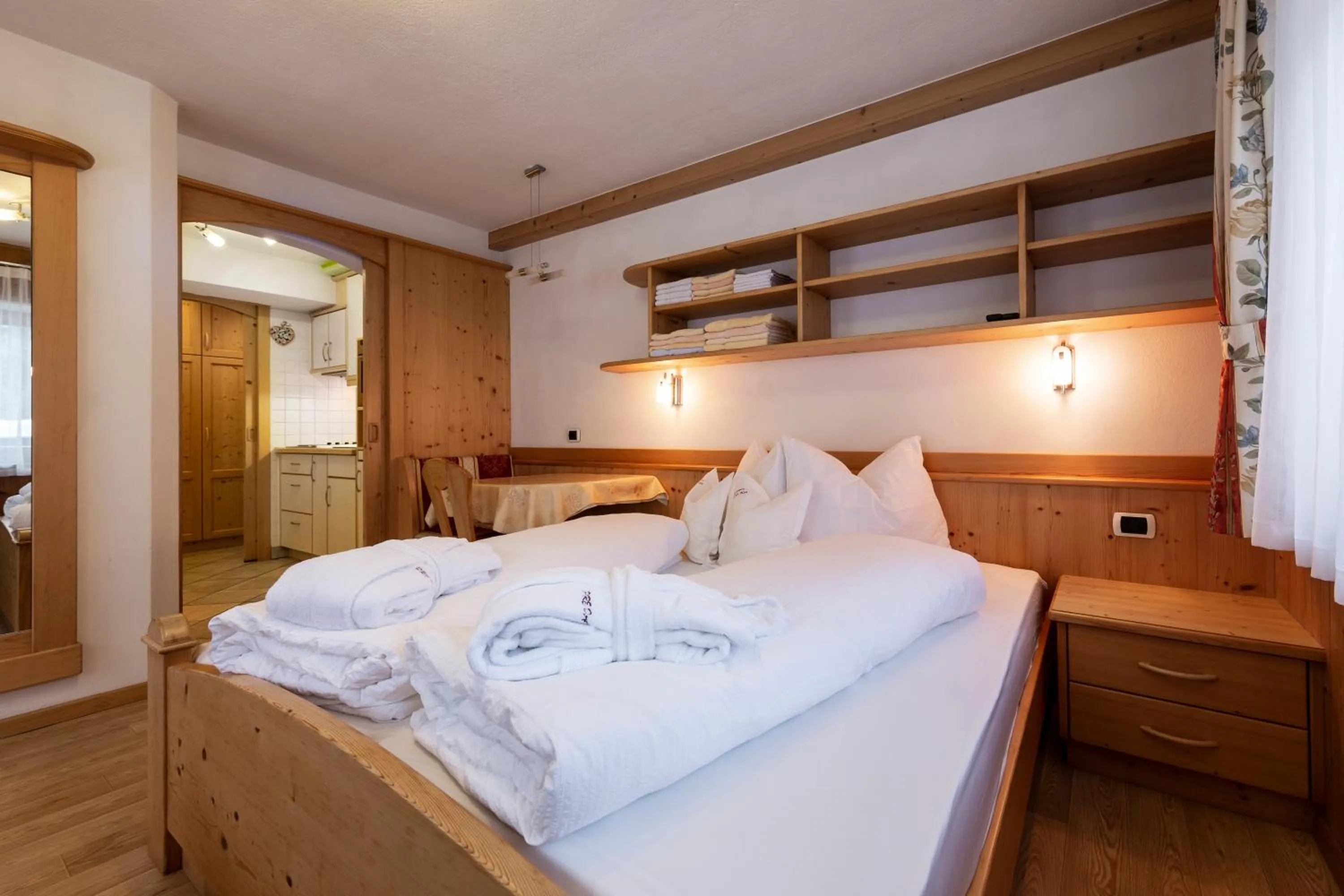Bed in Apartments & Garnì Pre Da Nai