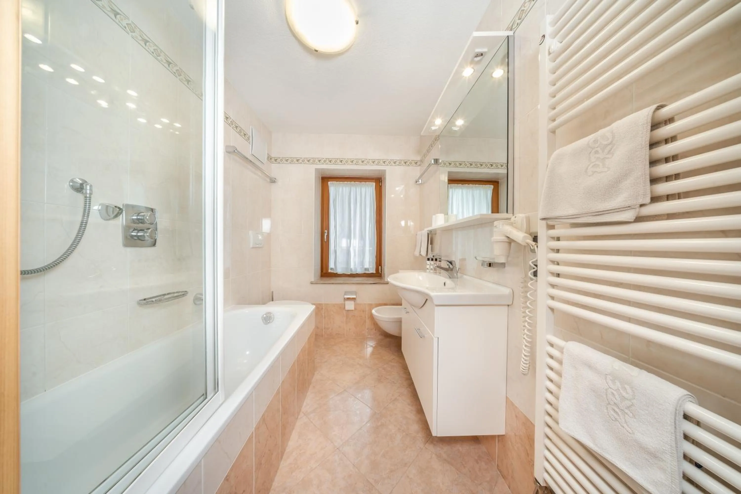 Bathroom in Apartments & Garnì Pre Da Nai