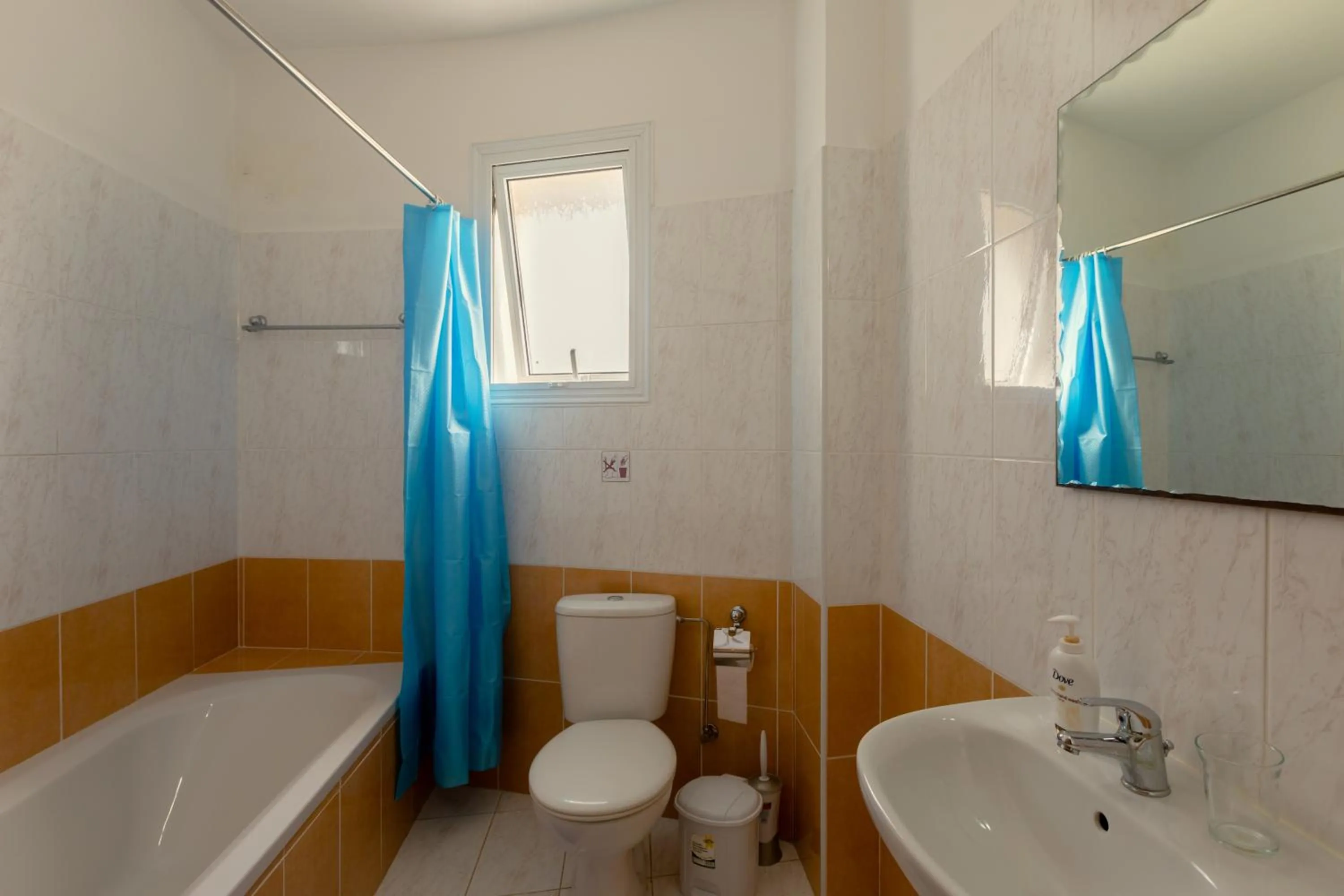 Toilet in Oceania Bay Village