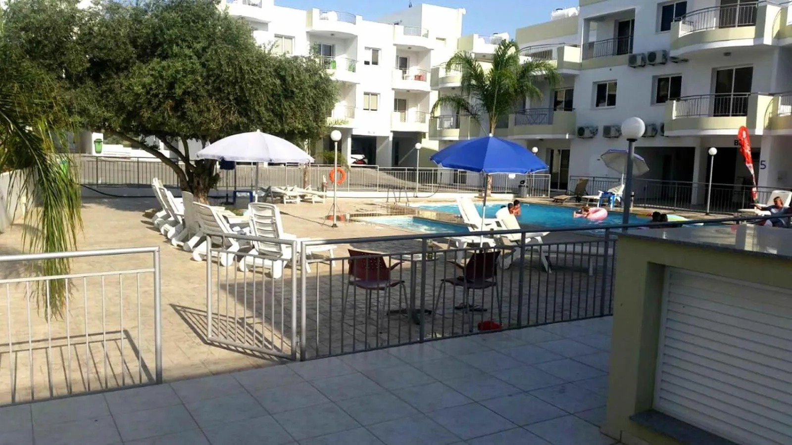Swimming pool in Oceania Bay Village