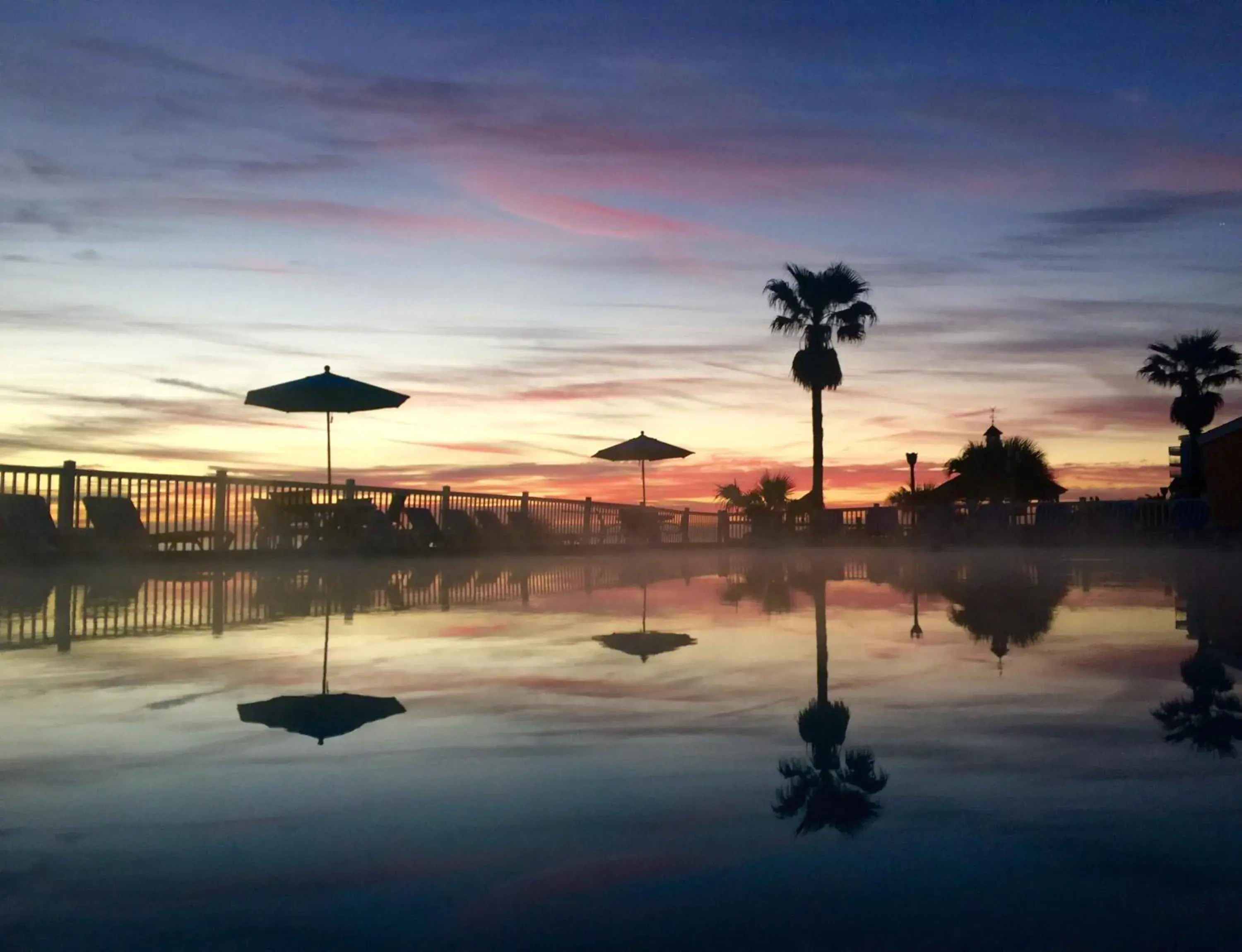 Swimming Pool in Coral Sands Inn