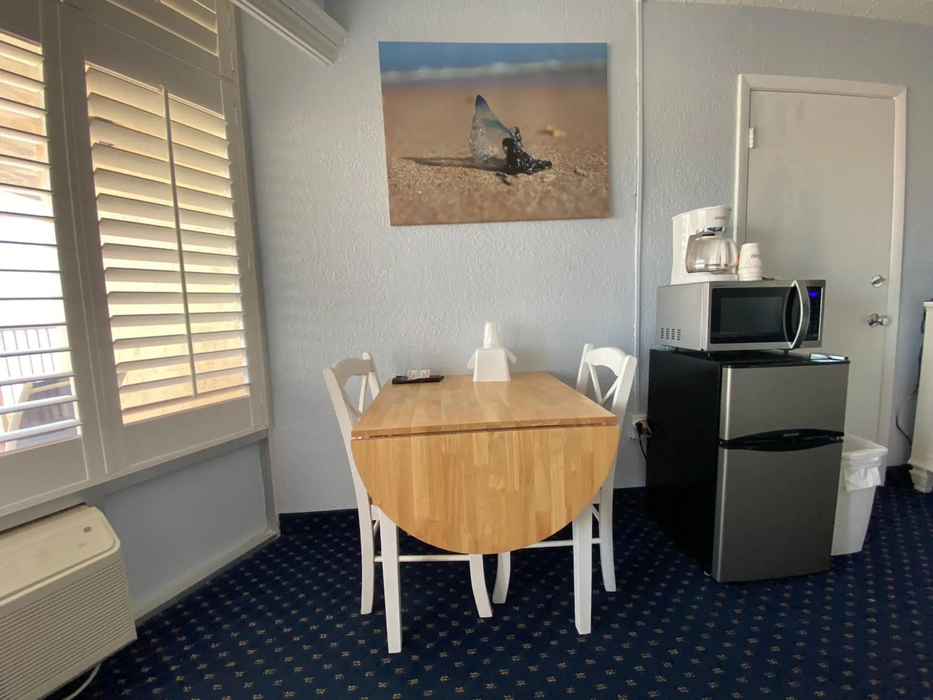 Dining Area in Coral Sands Inn