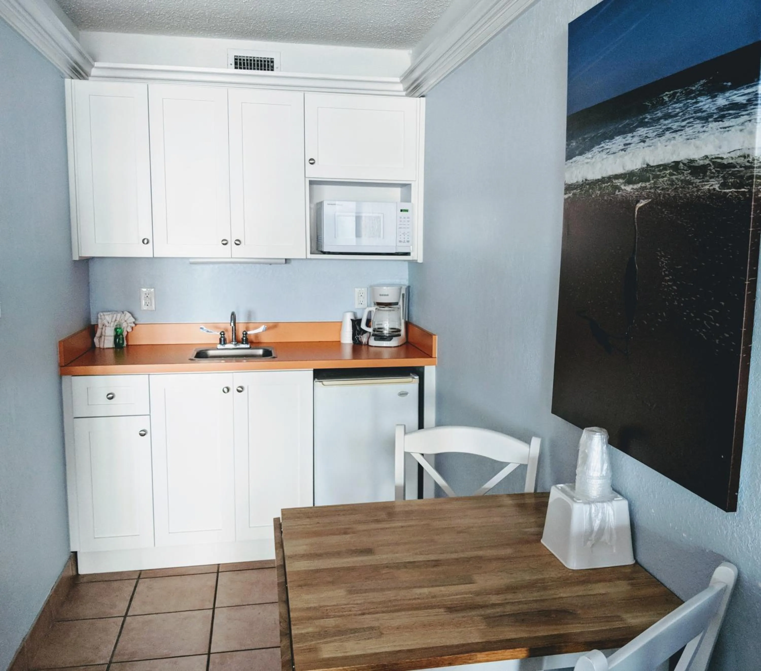 Kitchen or kitchenette in Coral Sands Inn