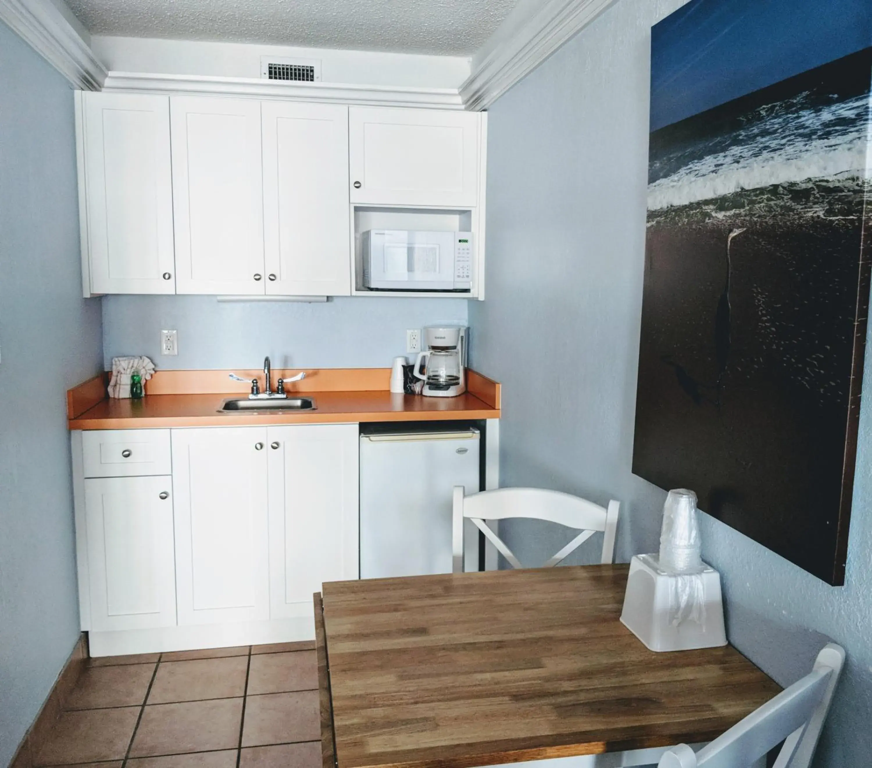 Kitchen or kitchenette, Kitchen/Kitchenette in Coral Sands Inn