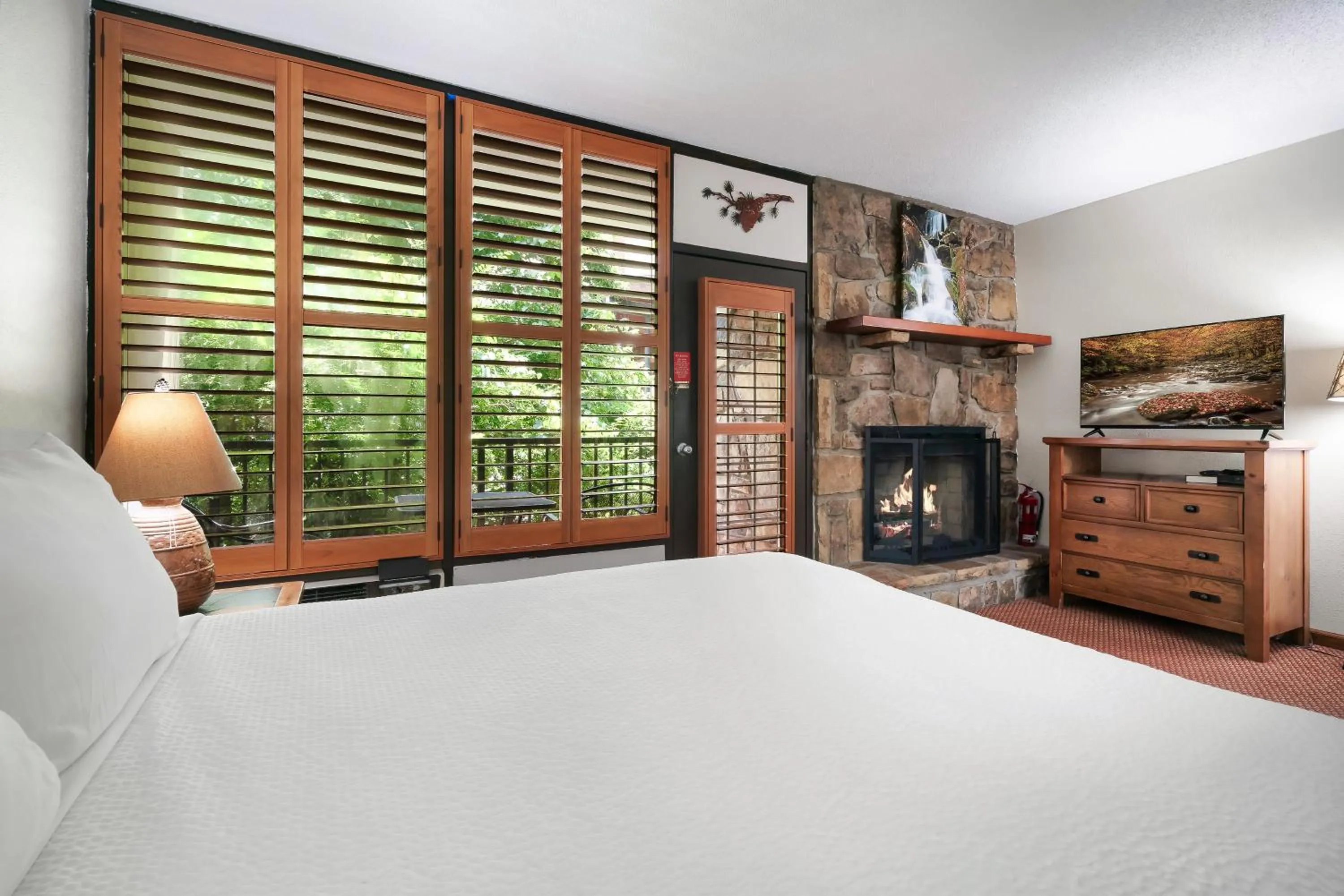 Bed in Gatlinburg Town Square