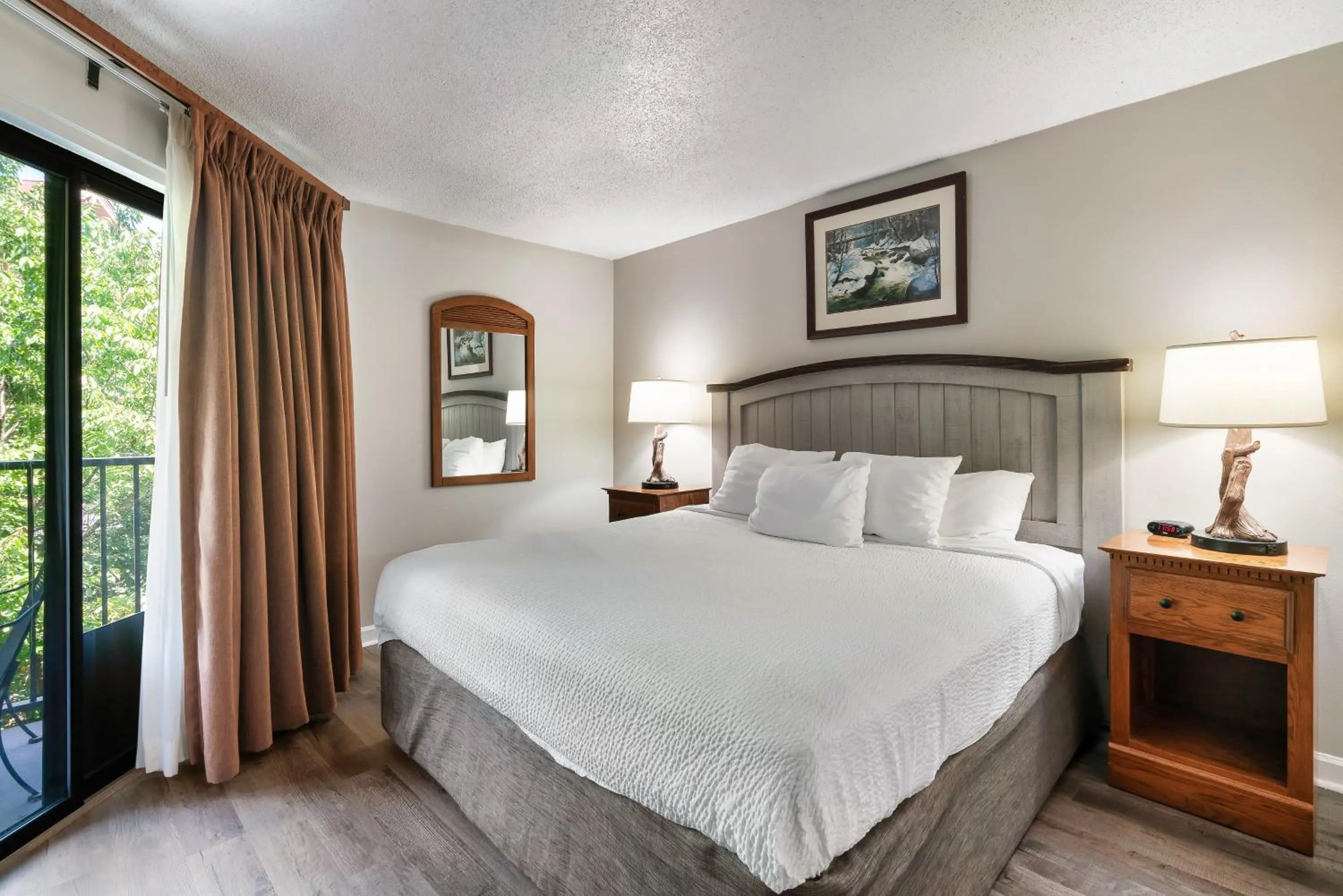 Bed in Gatlinburg Town Square