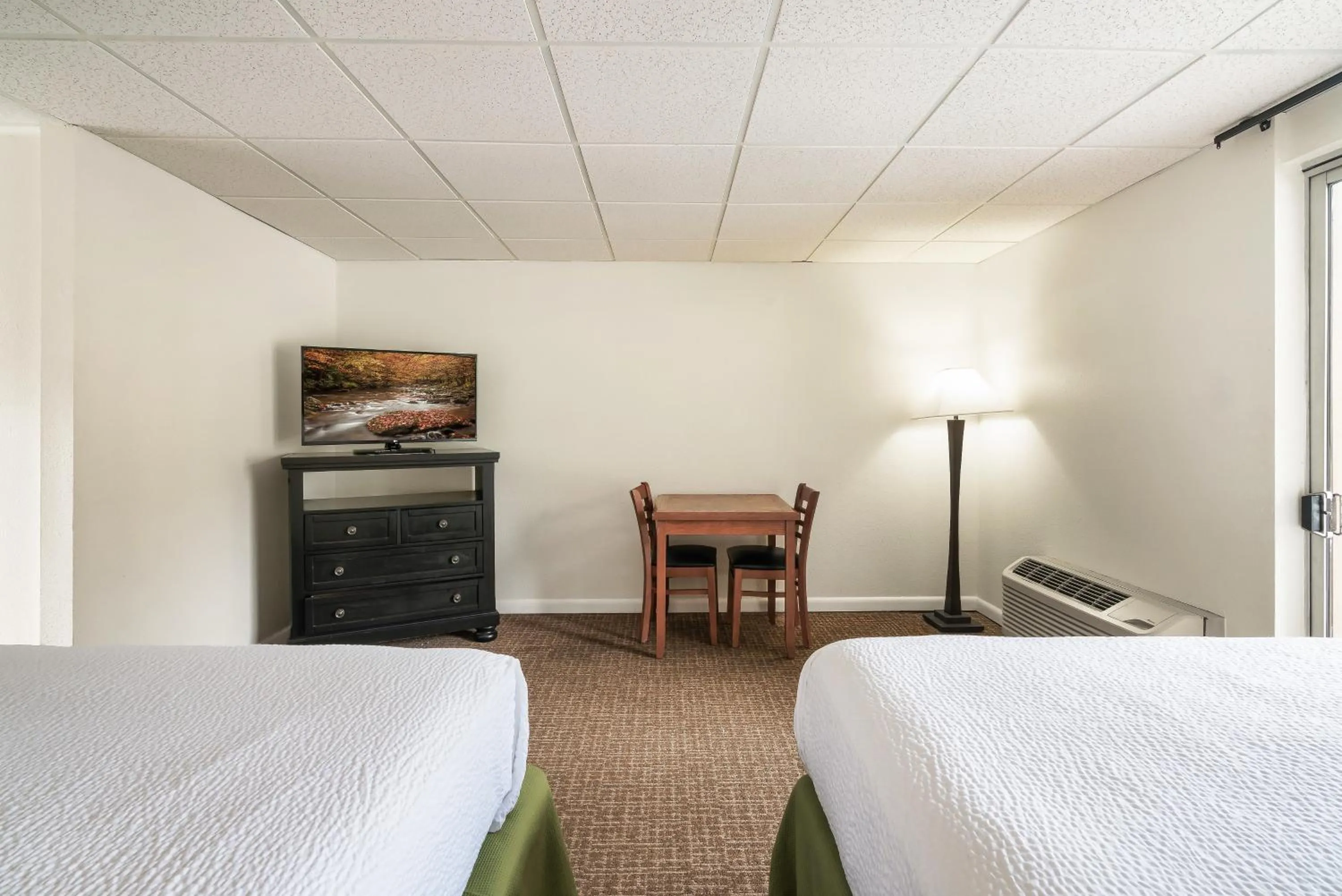 Bed in Gatlinburg Town Square