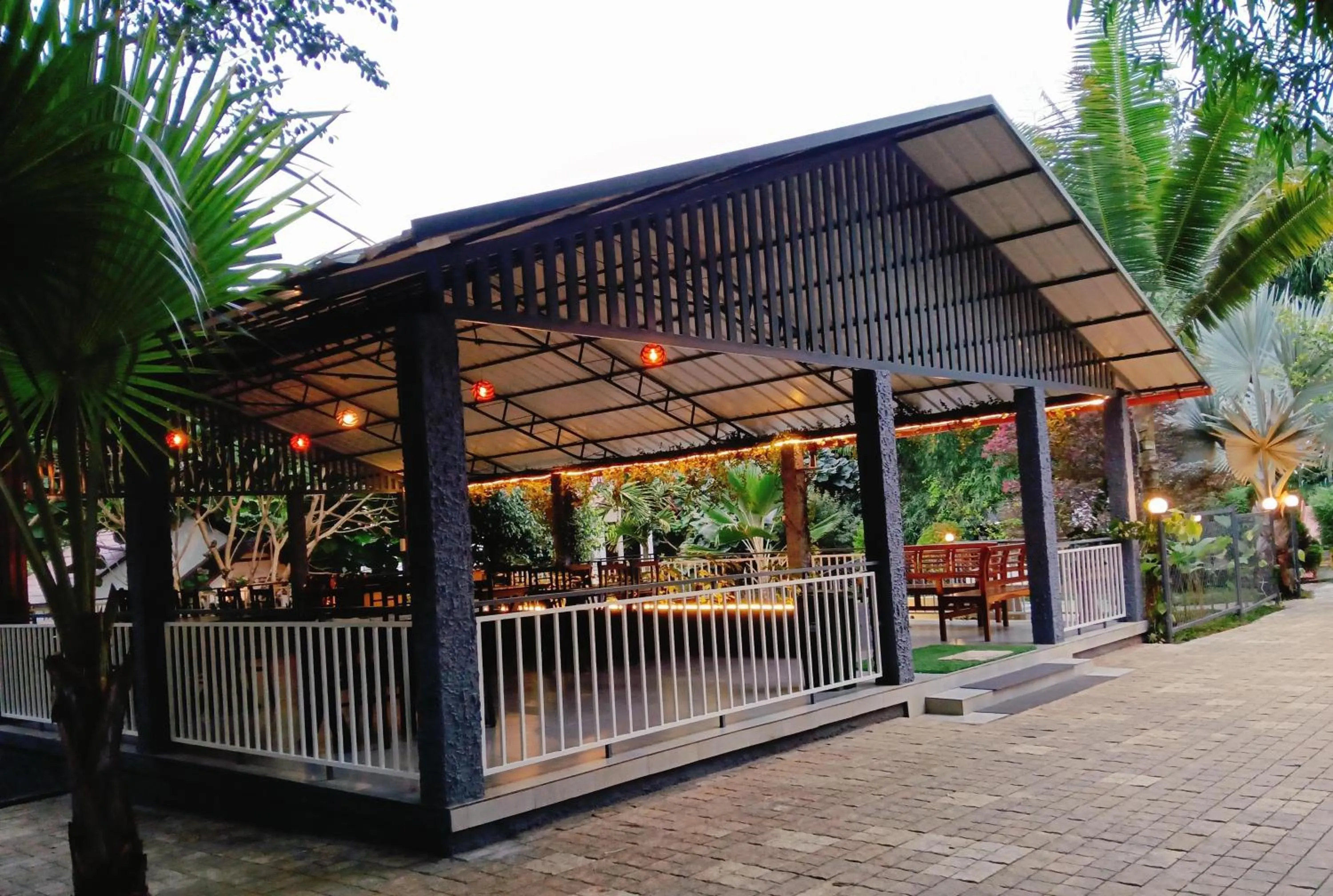 Restaurant/places to eat in Le Eden Premium Wayanad Pool Resort