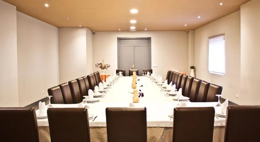 Restaurant/places to eat in Hotel Corona de Galicia