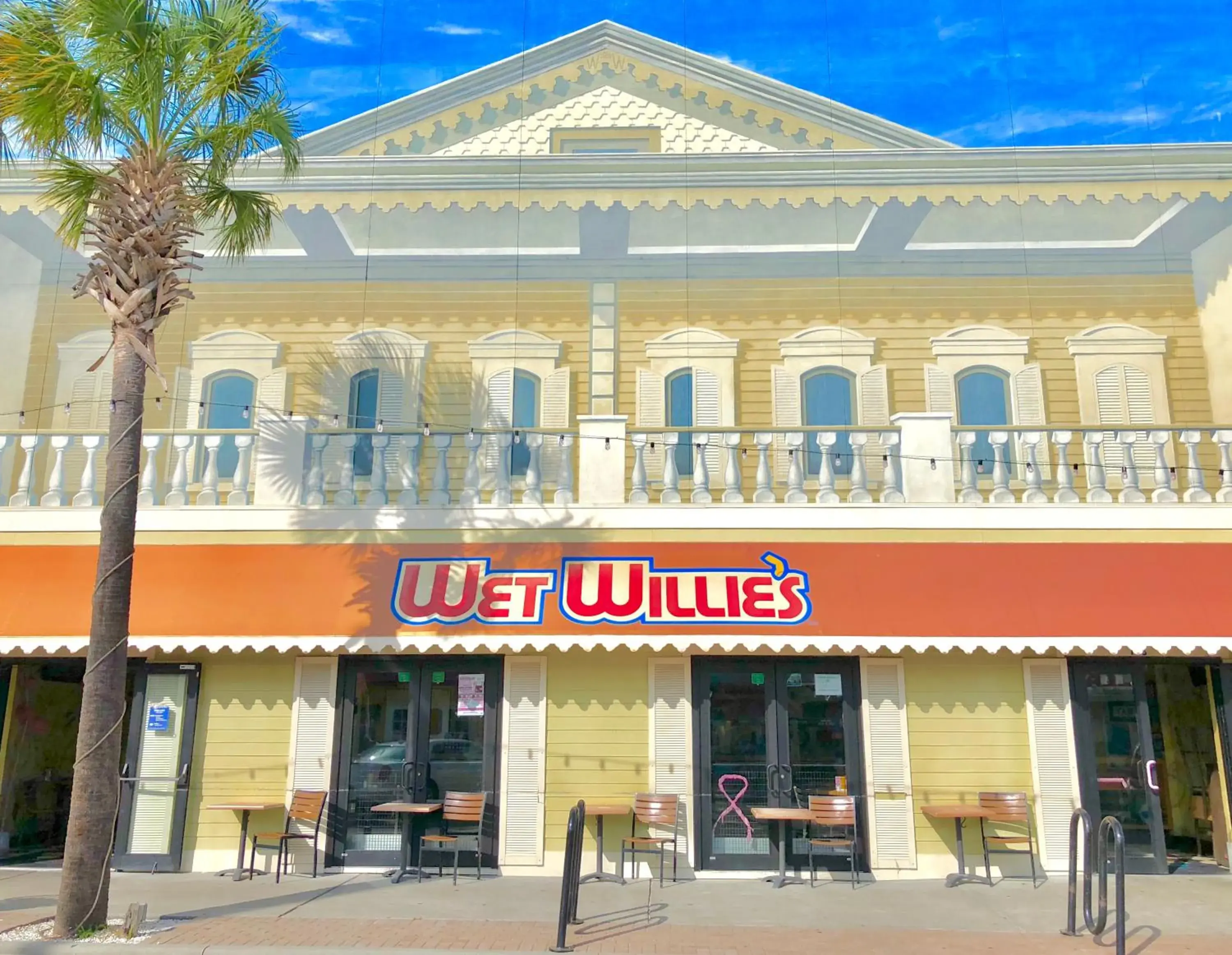 Restaurant/places to eat in Sea and Breeze Hotel and Condo Restaurant/places to eat in Sea and Breeze Hotel and Condo