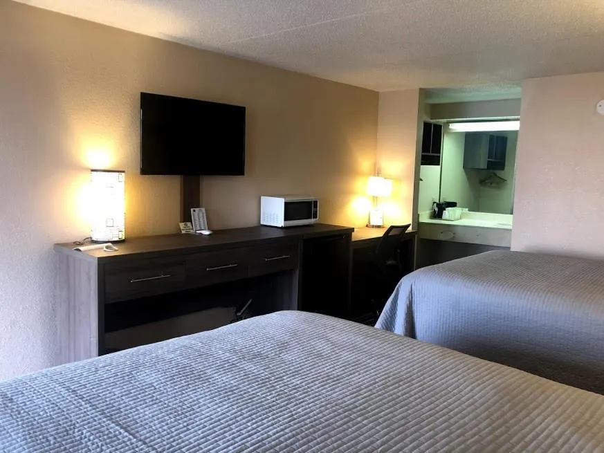 Bed in Legacy Inn - Gallatin