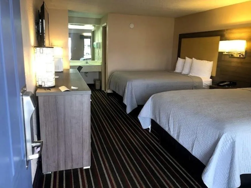 Bed in Legacy Inn - Gallatin