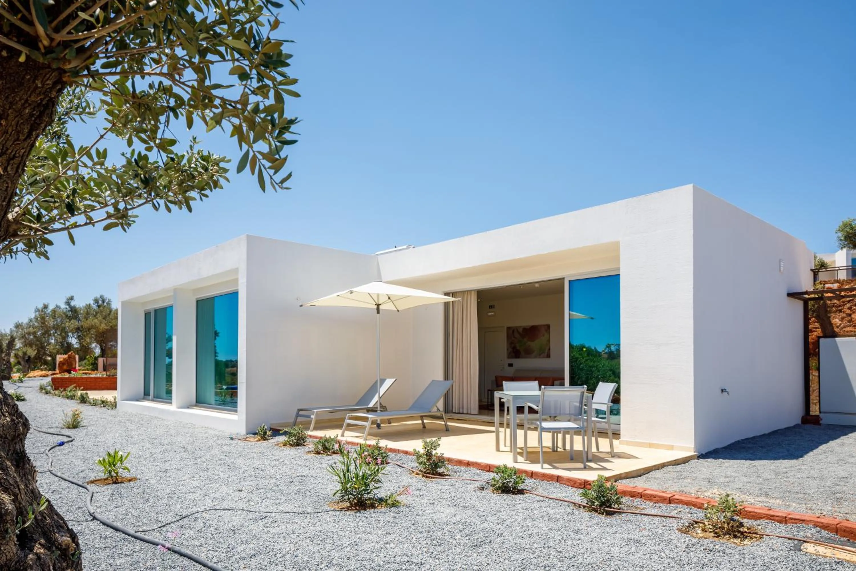 One-Bedroom Apartment with Vineyard View in Quinta dos Vales Wine Estate