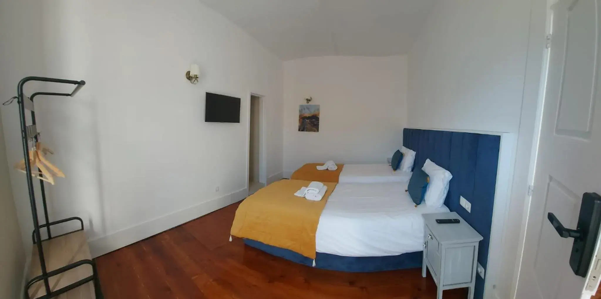 Twin Room in A Portuguesa Guest House Twin Room in A Portuguesa Guest House