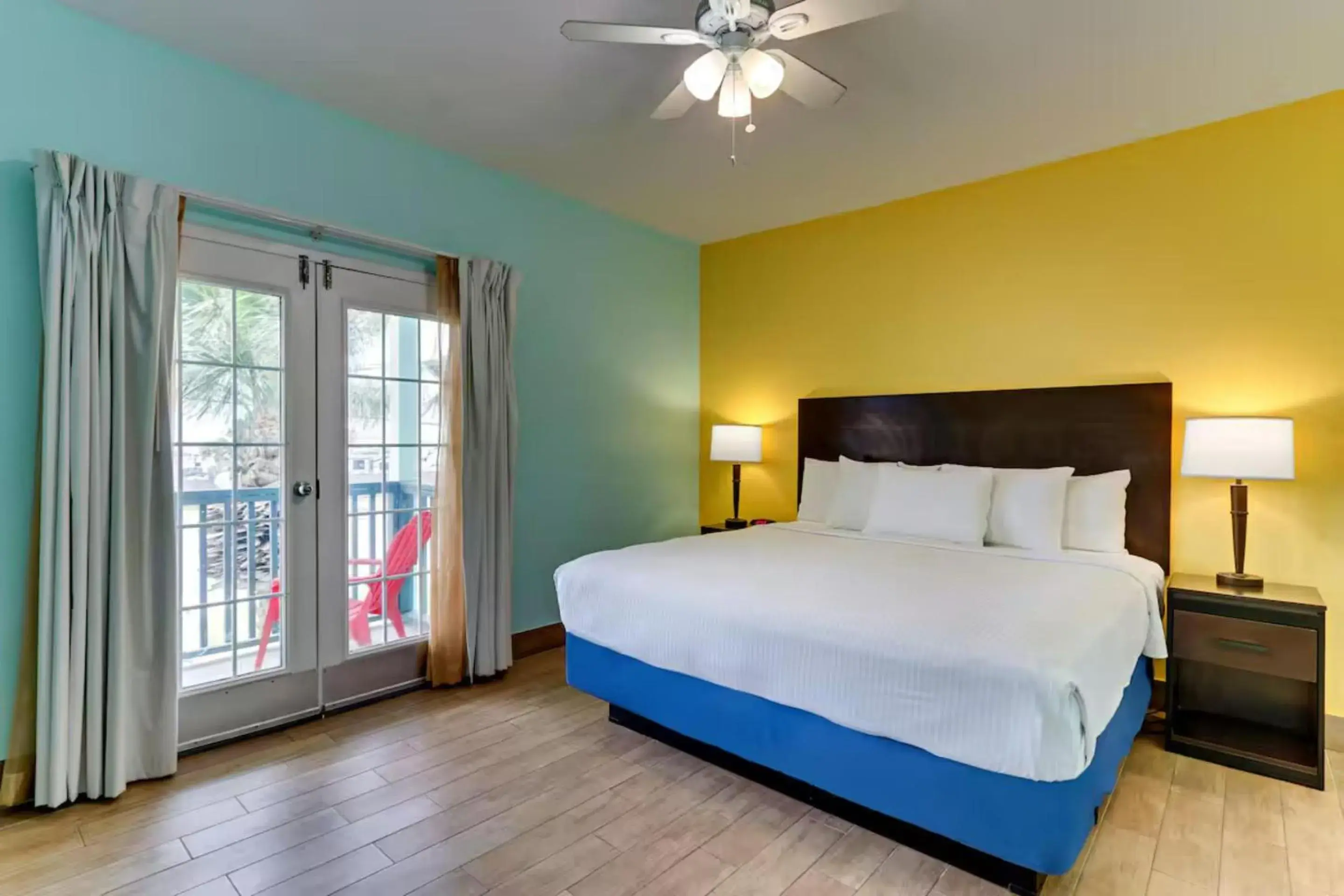 Bedroom, Bed in The Island Hotel Near Beach Port Aransas Bedroom, Bed in The Island Hotel Near Beach Port Aransas