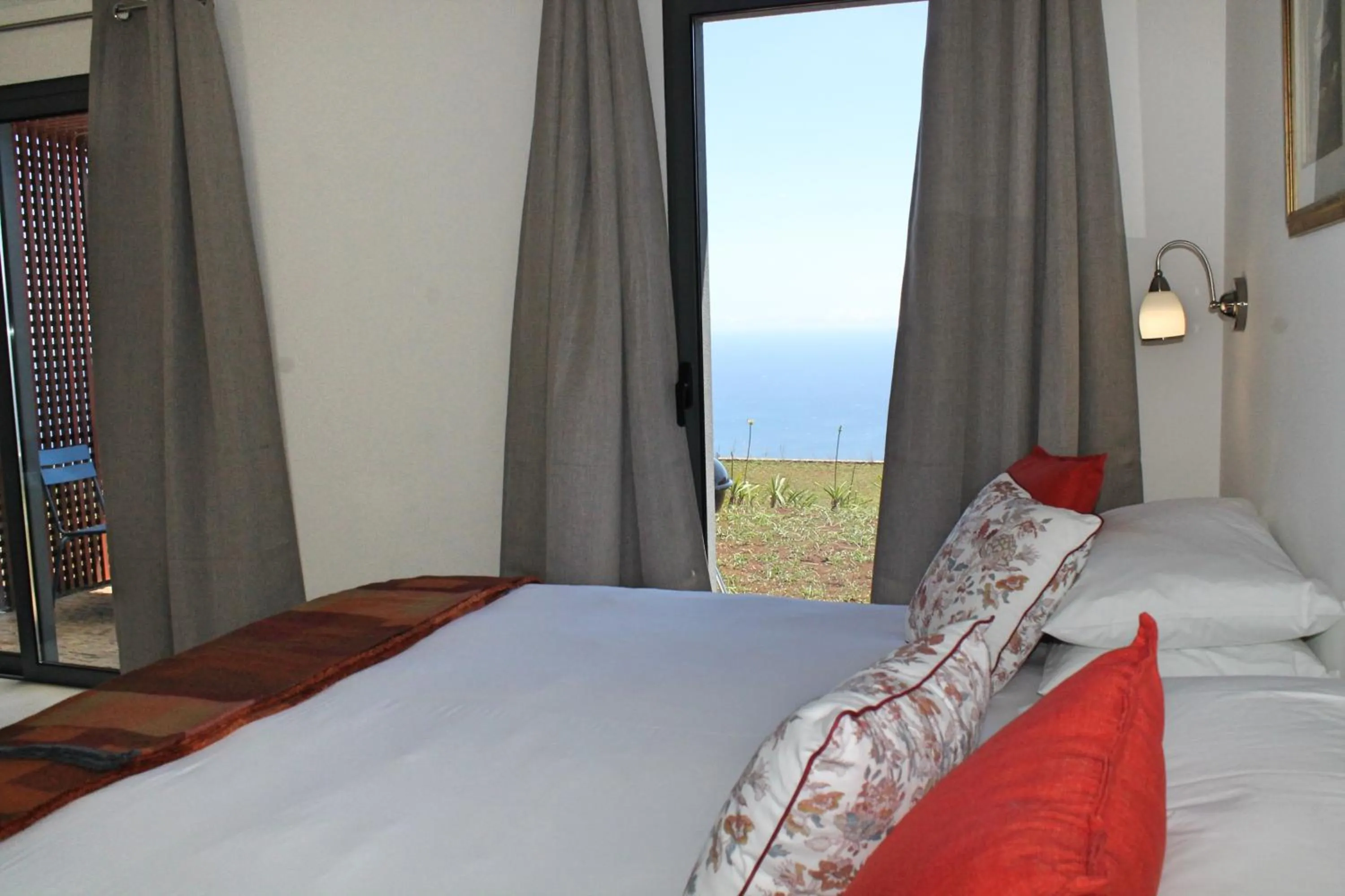 Bedroom, Bed in OurMadeira - Quinta Inácia