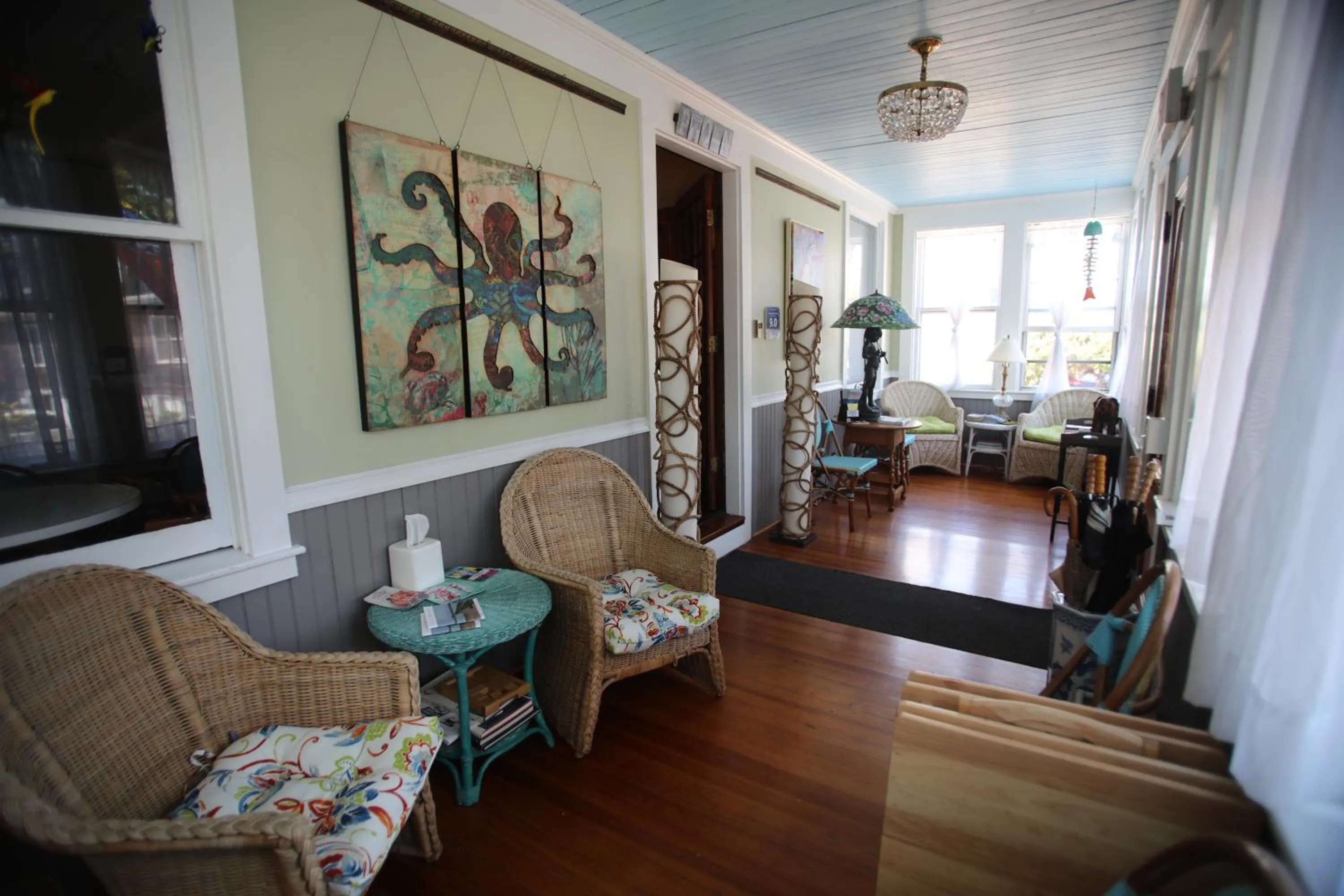 Area and facilities in The John Randall House