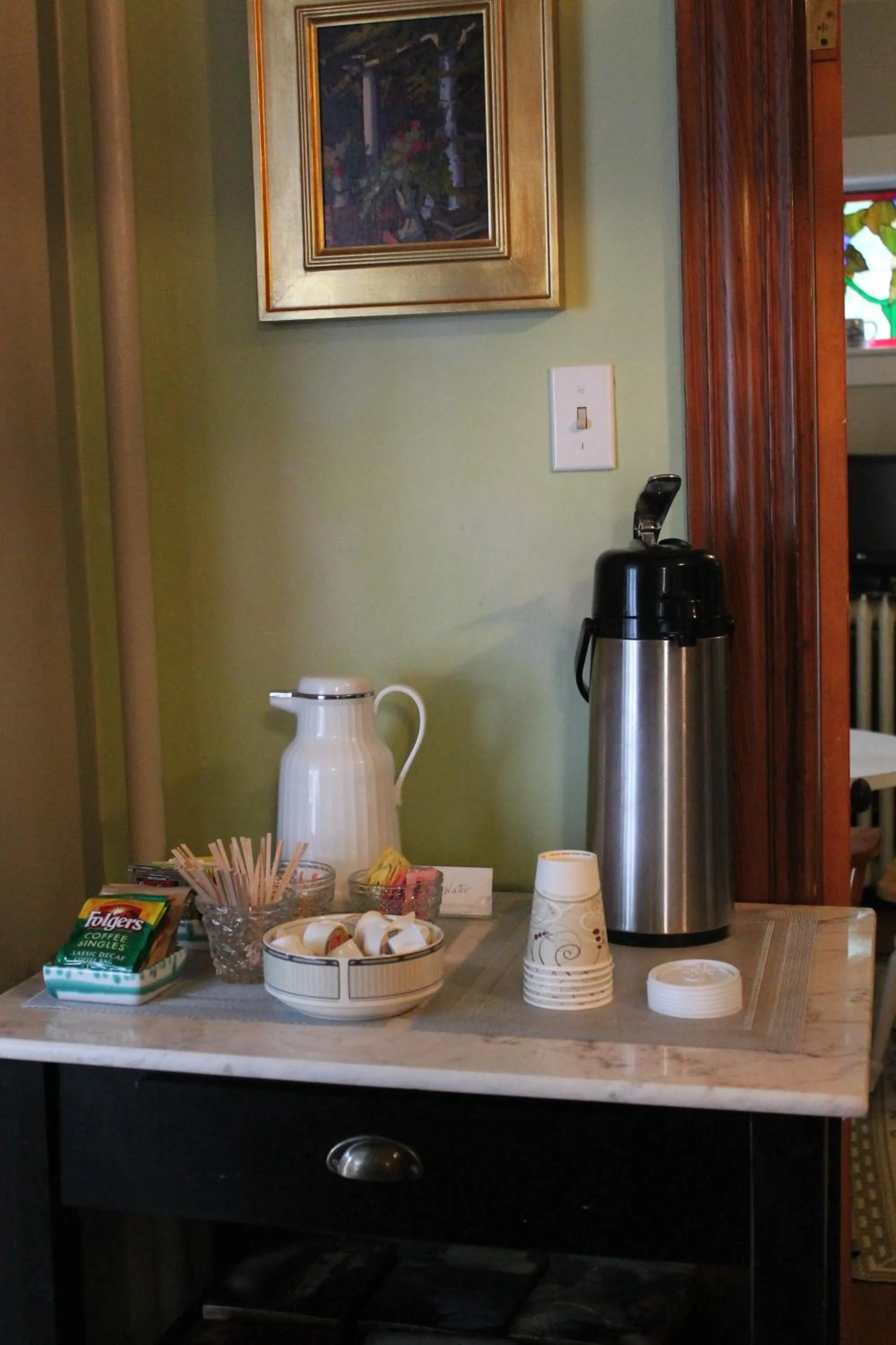 Continental breakfast in The John Randall House