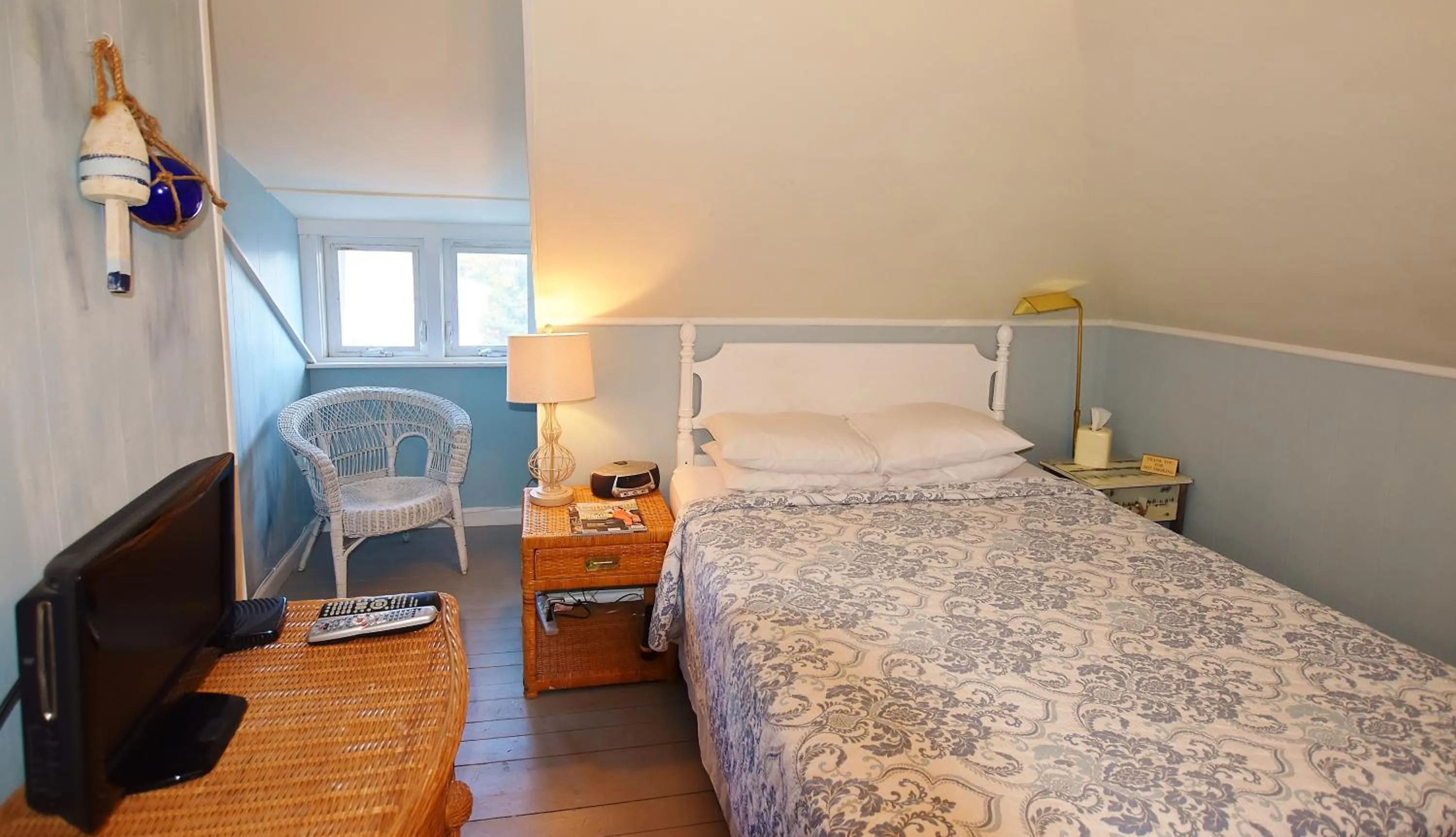 Bedroom, Bed in The John Randall House