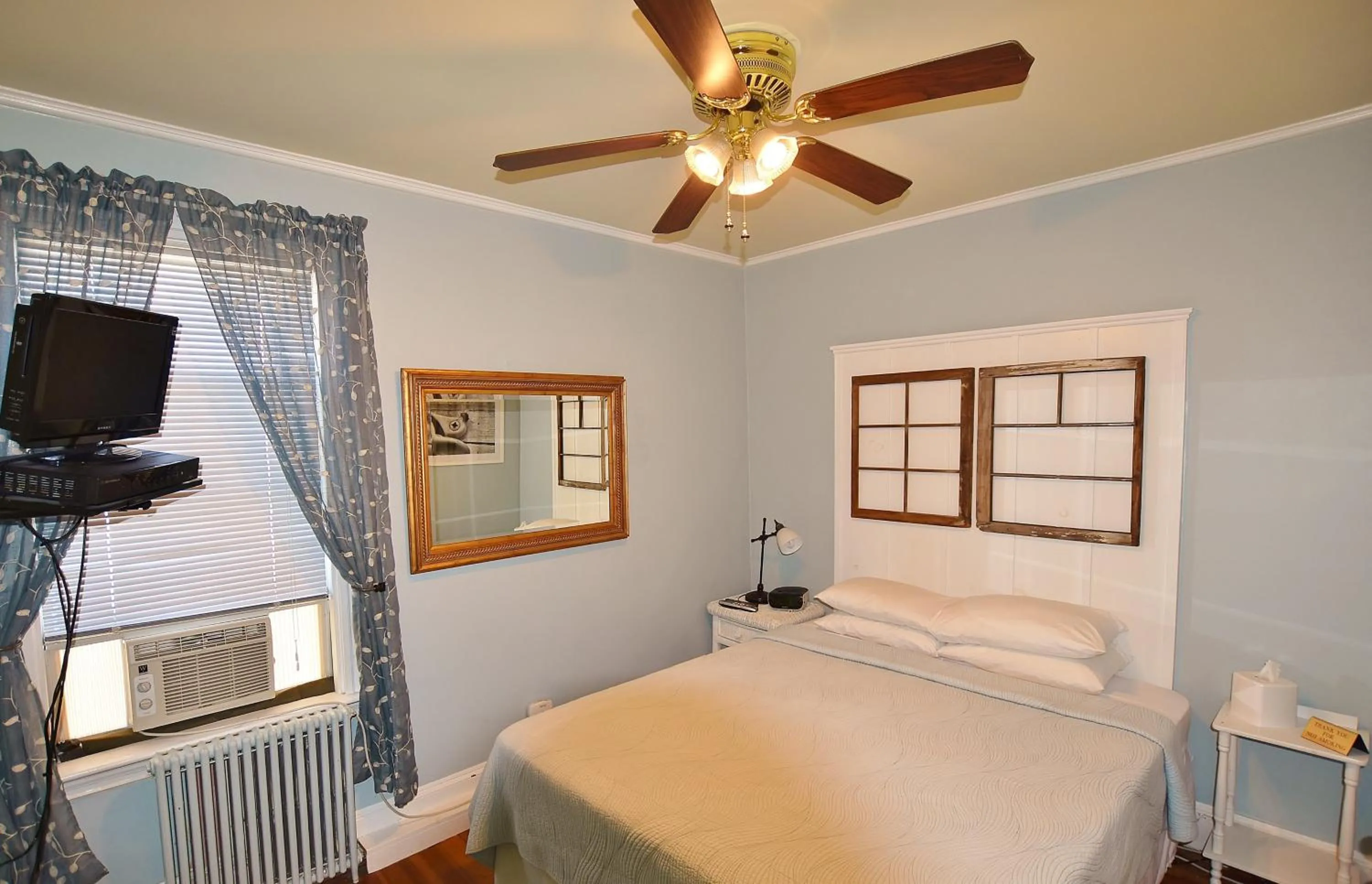 Bedroom, Bed in The John Randall House