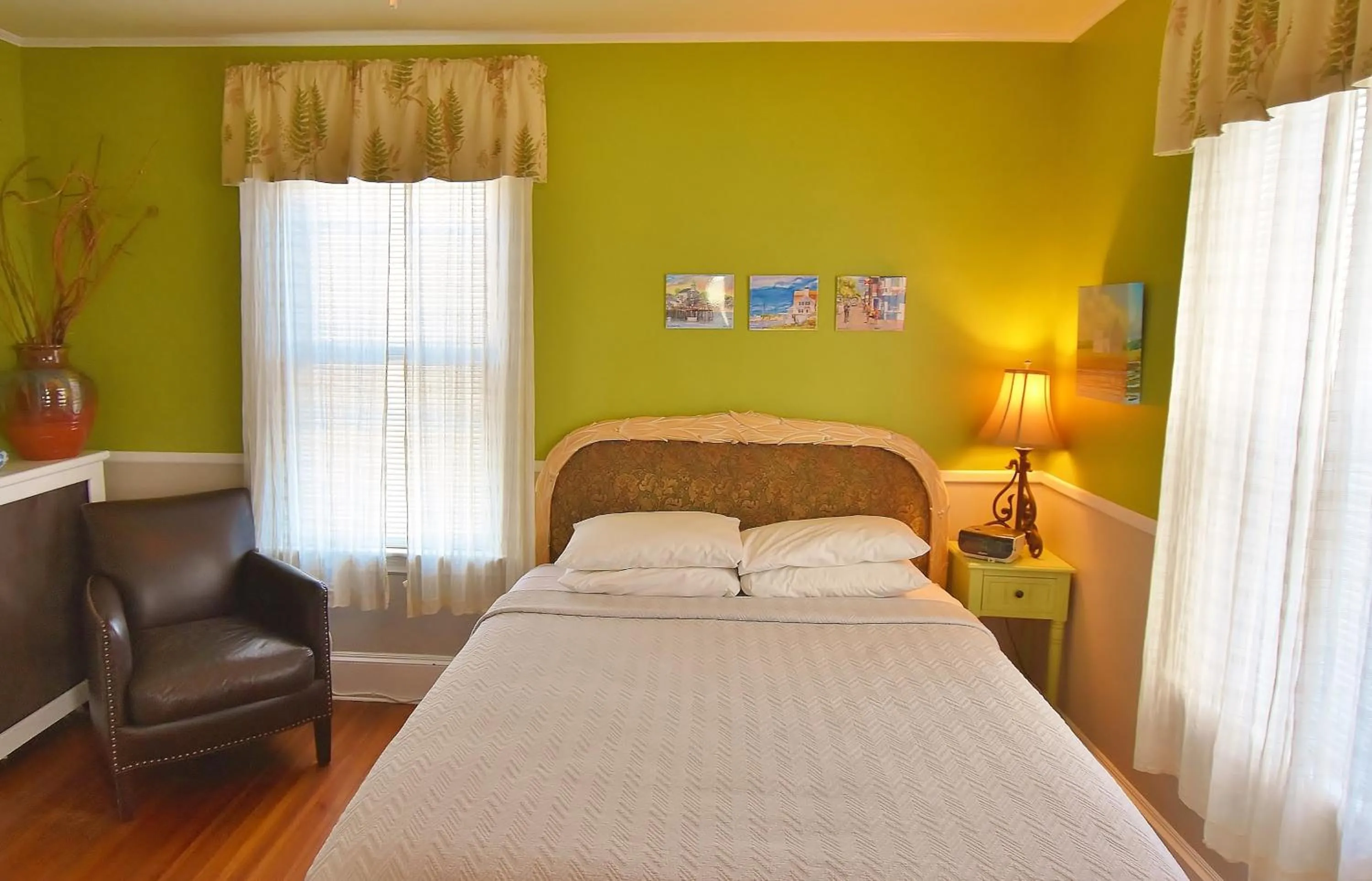 Bedroom, Bed in The John Randall House