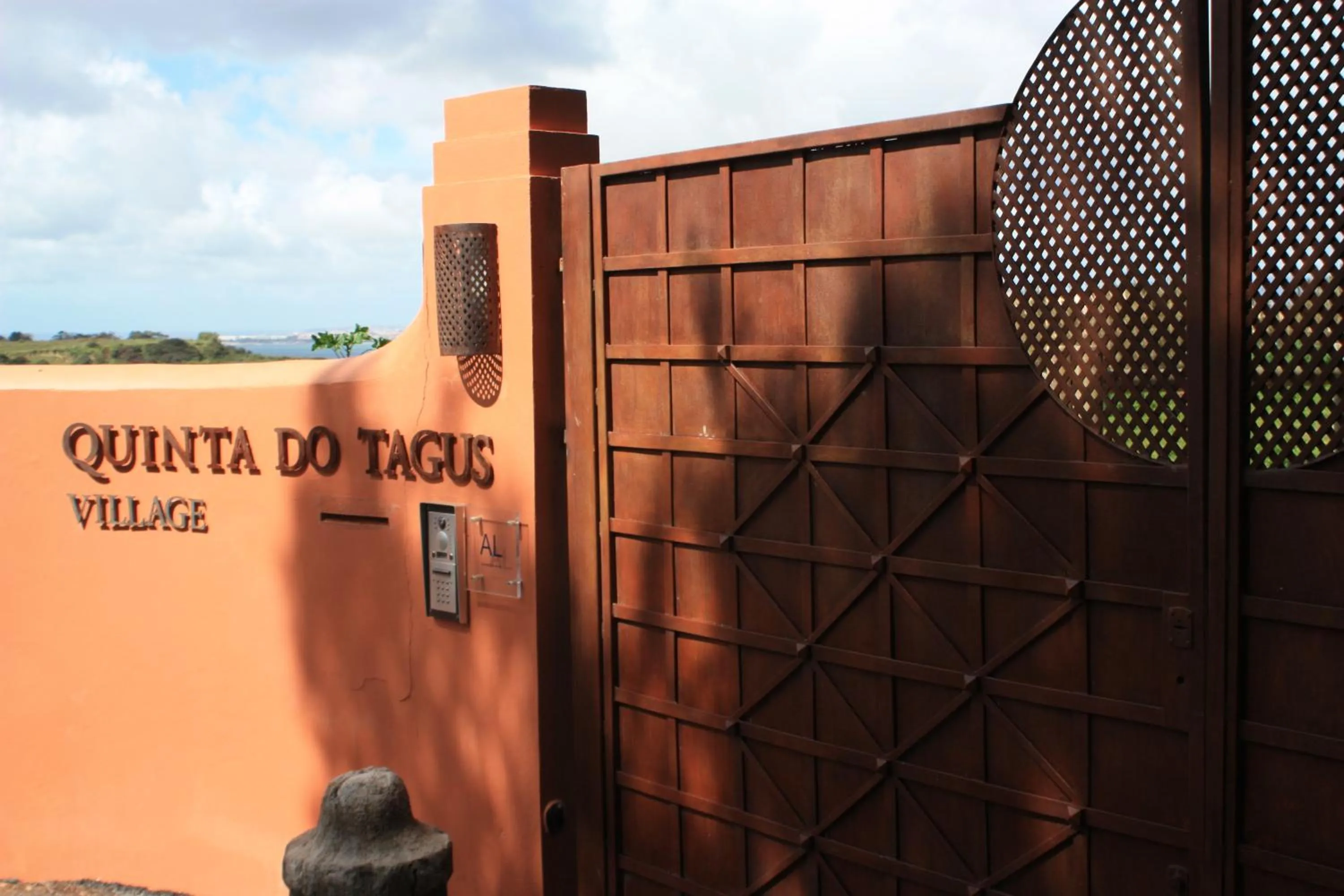Facade/entrance in Quinta Tagus