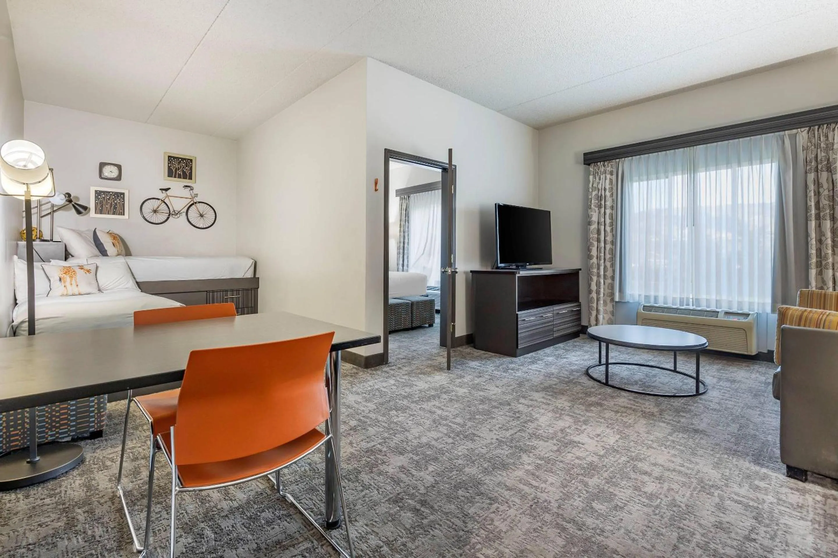 Bedroom, Bed in Hells Canyon Grand Hotel, an Ascend Collection Hotel