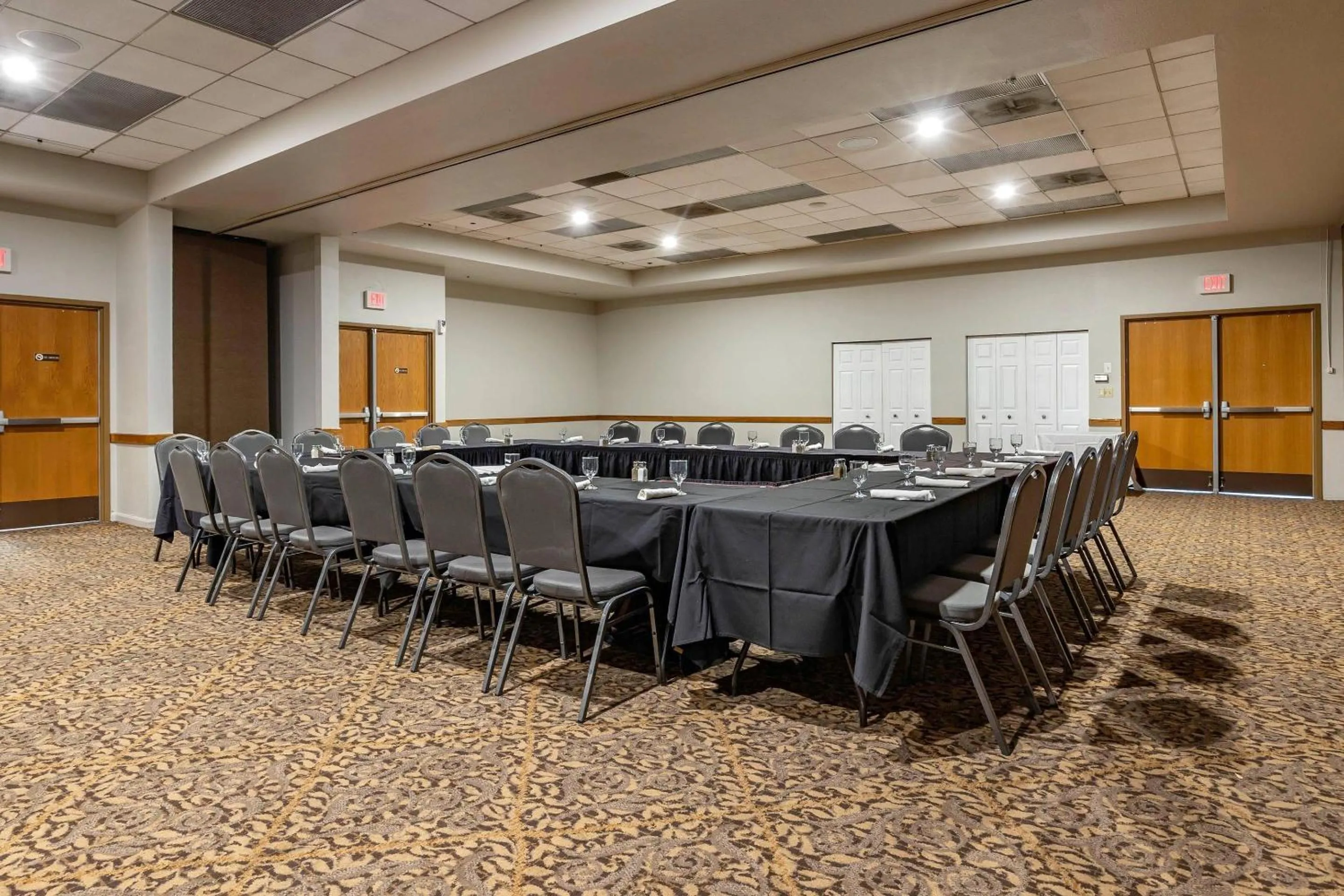 Meeting/conference room in Hells Canyon Grand Hotel, an Ascend Collection Hotel