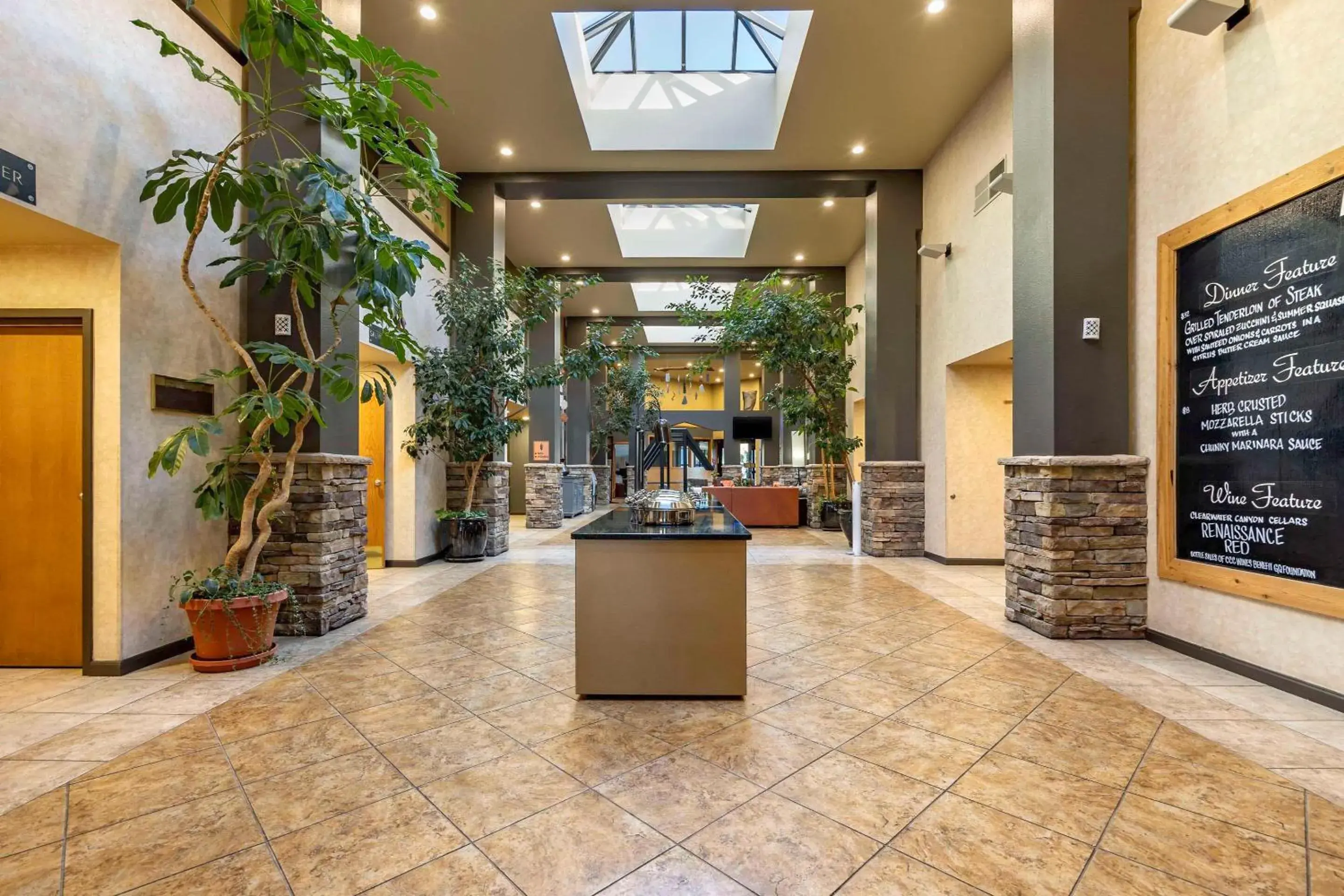 Breakfast in Hells Canyon Grand Hotel, an Ascend Collection Hotel Breakfast in Hells Canyon Grand Hotel, an Ascend Collection Hotel