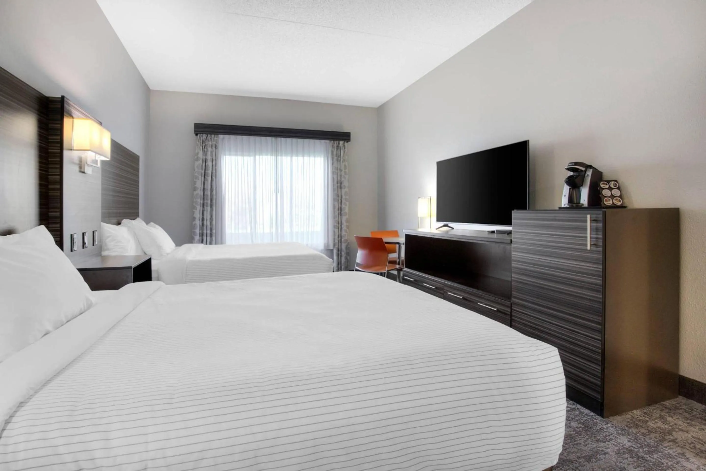 Bedroom, Bed in Hells Canyon Grand Hotel, an Ascend Collection Hotel