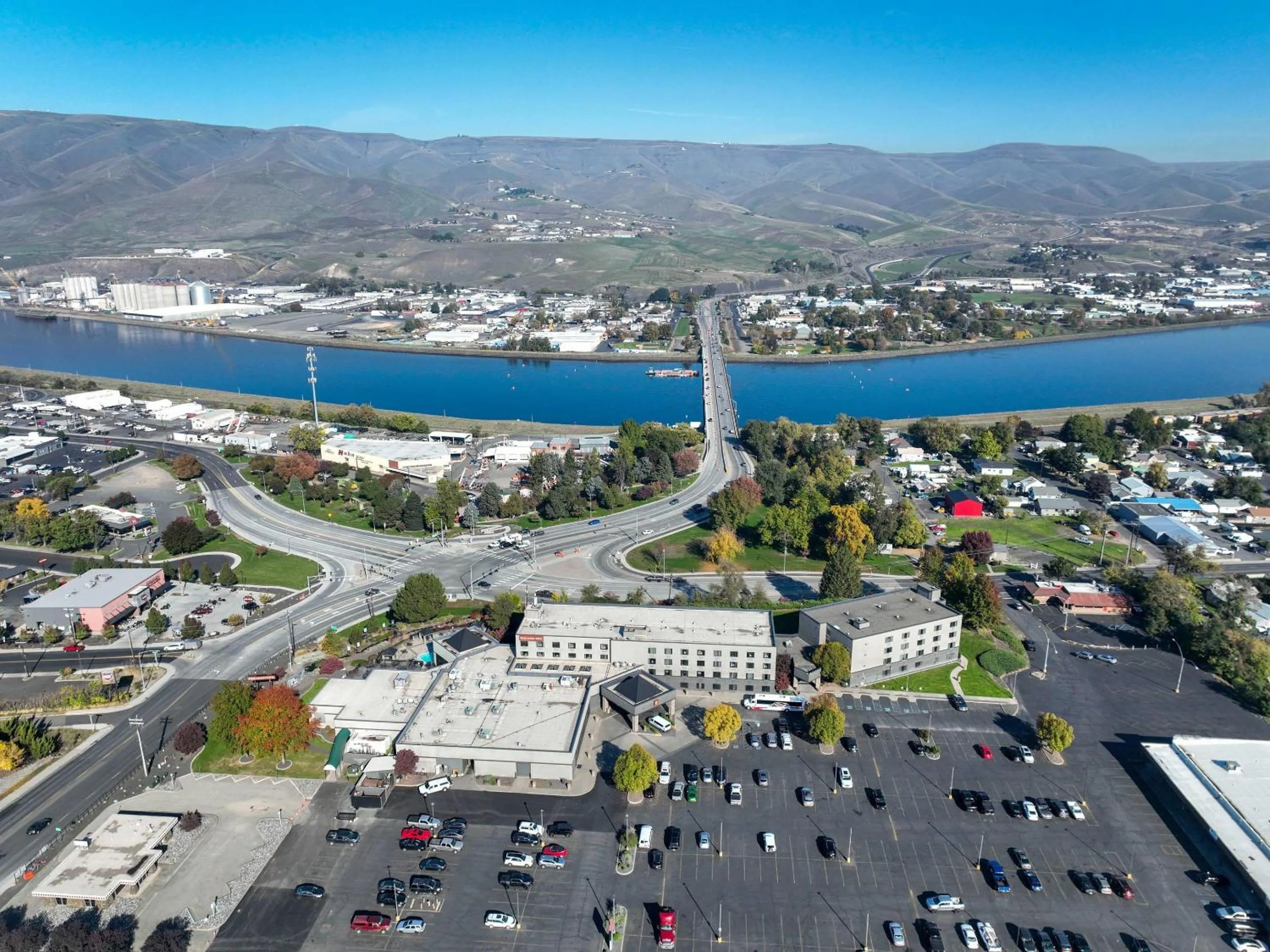 Property building in Hells Canyon Grand Hotel, an Ascend Collection Hotel