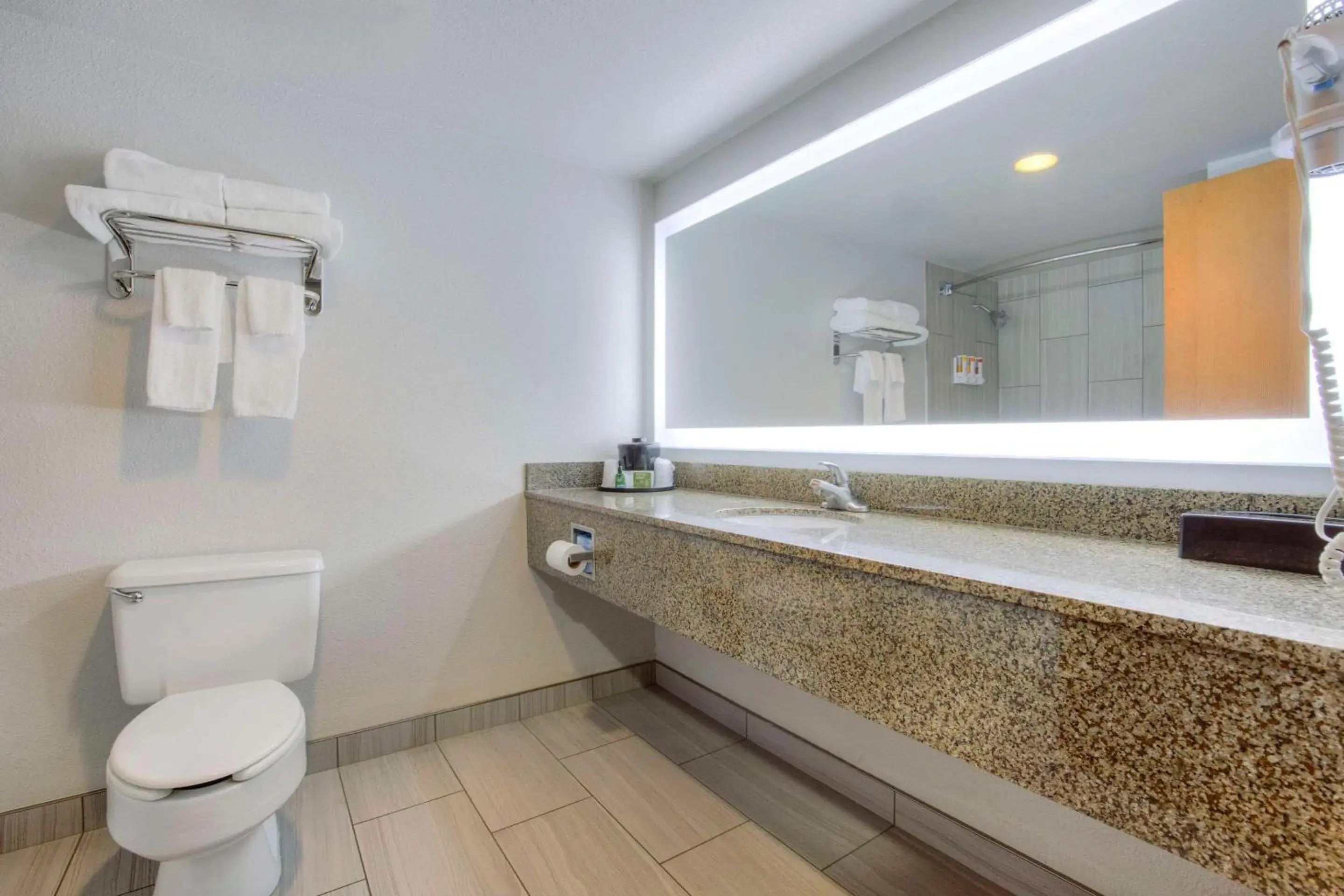 Bedroom in Hells Canyon Grand Hotel, an Ascend Collection Hotel Bedroom in Hells Canyon Grand Hotel, an Ascend Collection Hotel