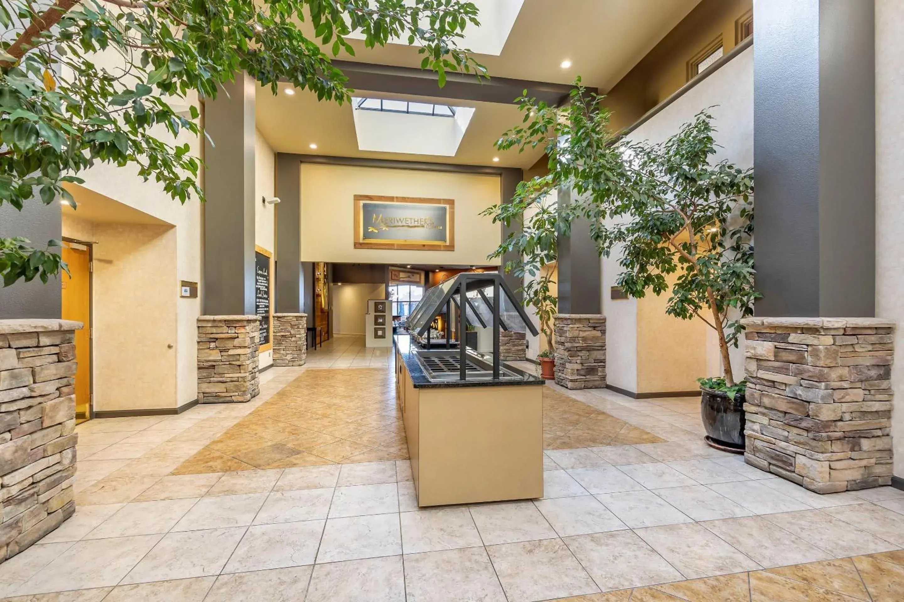 Breakfast in Hells Canyon Grand Hotel, an Ascend Collection Hotel Breakfast in Hells Canyon Grand Hotel, an Ascend Collection Hotel