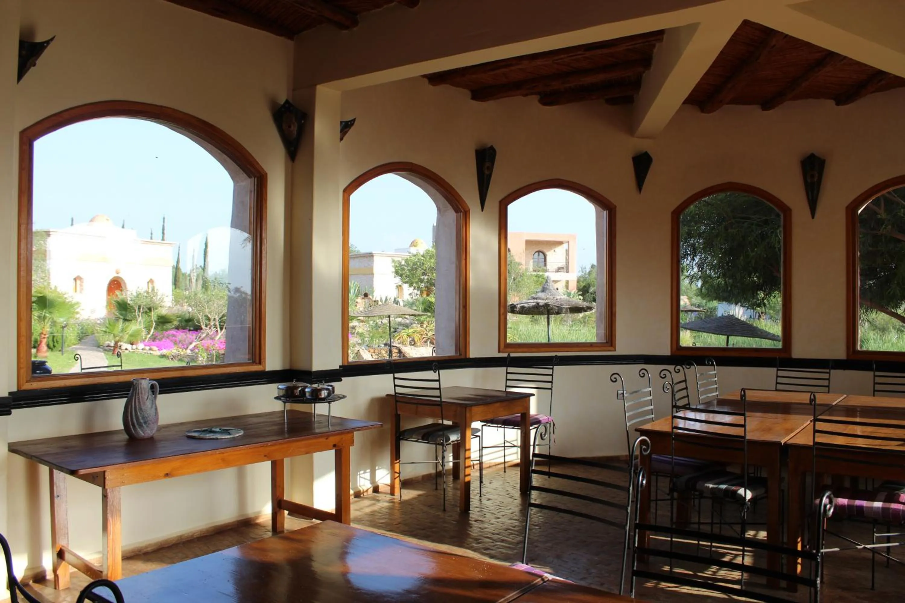 Restaurant/places to eat in Douar Noujoum