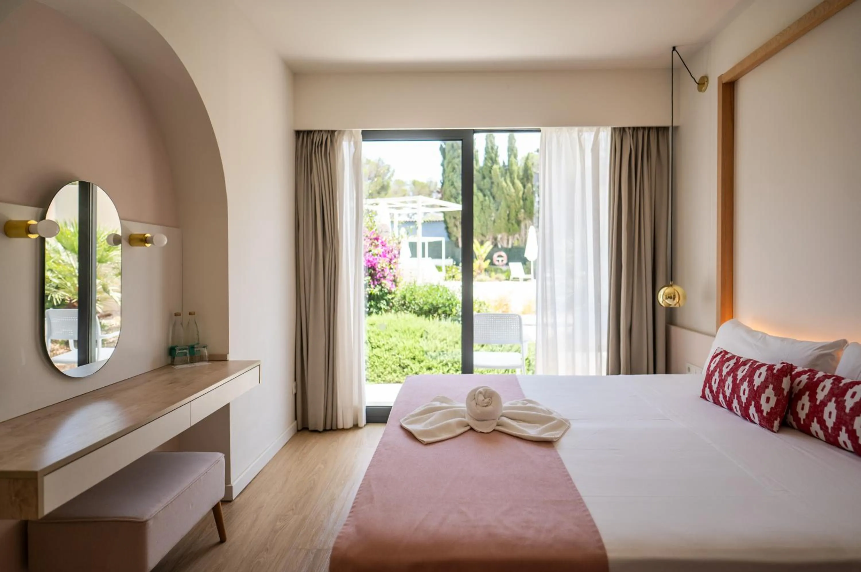 Bed in Sol i Vida Hotel - Adults Only